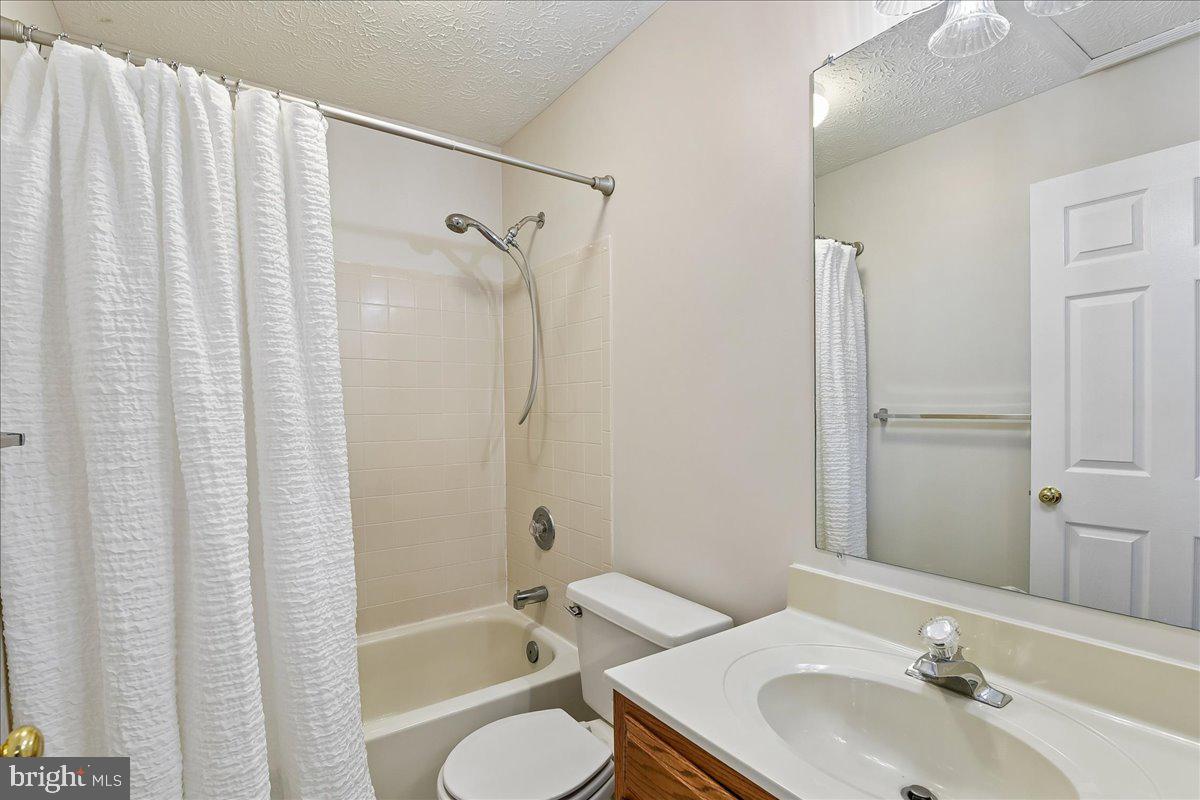 VILLAGE OF THOMAS RUN - Residential