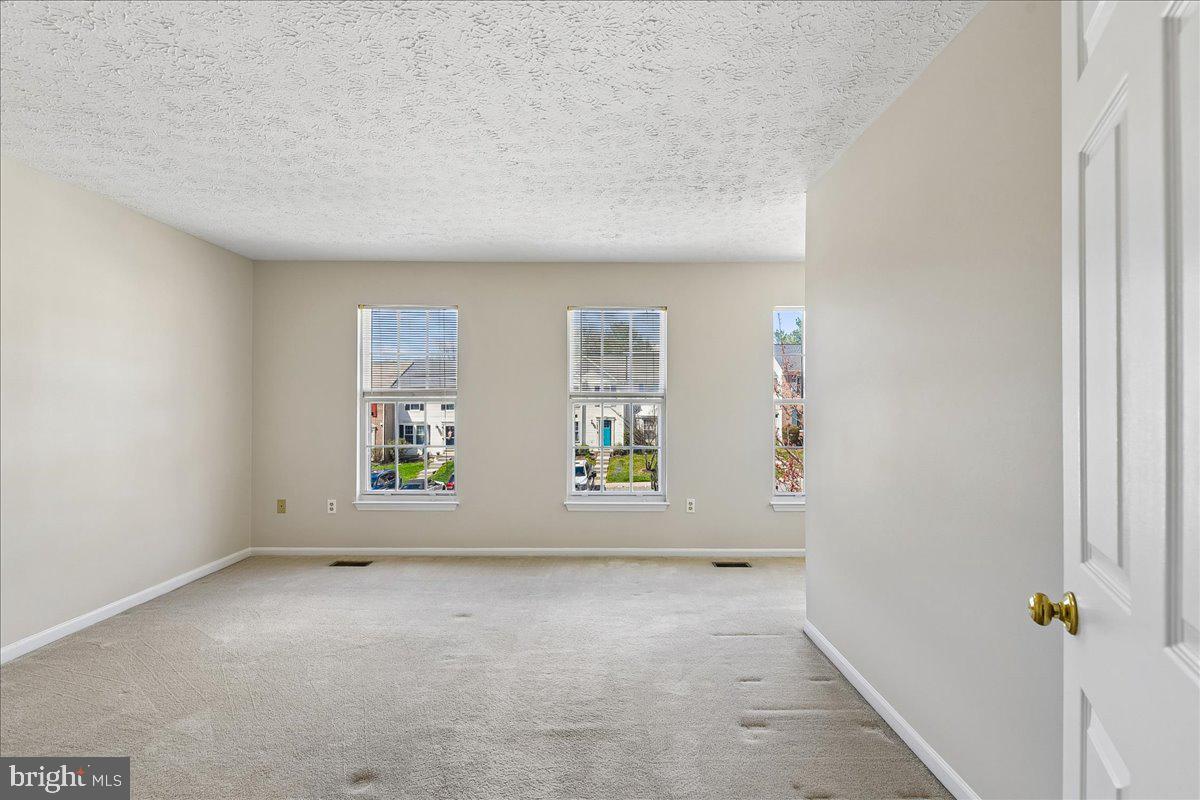 VILLAGE OF THOMAS RUN - Residential