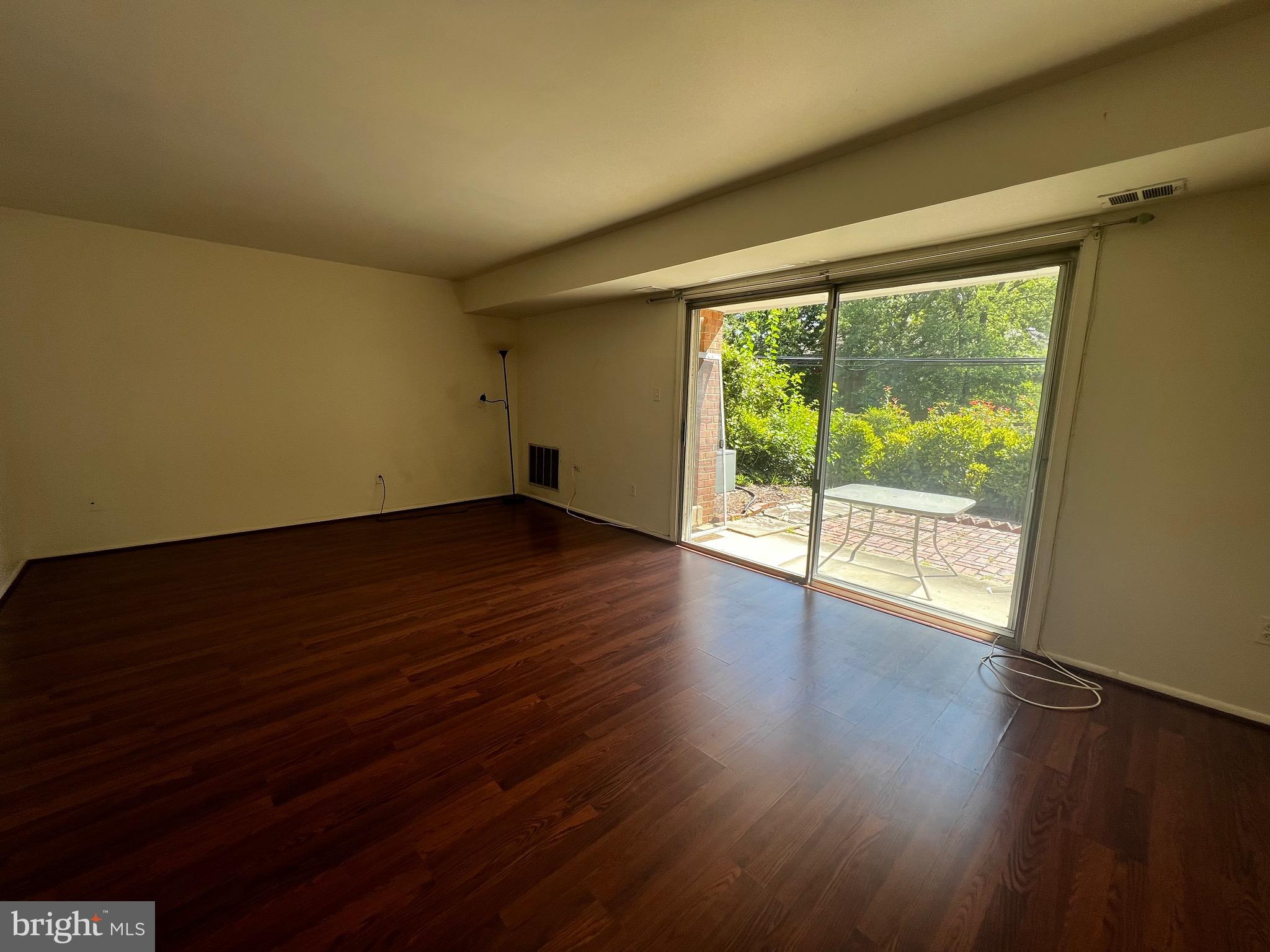 GREENBELT - Residential Lease