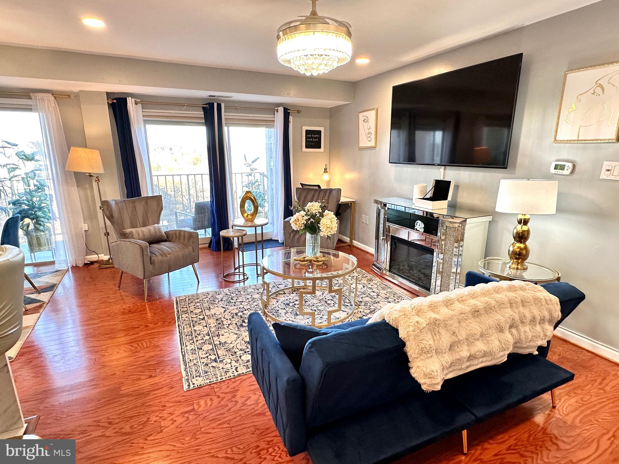 WAPLETON CONDOMINIUM - Residential