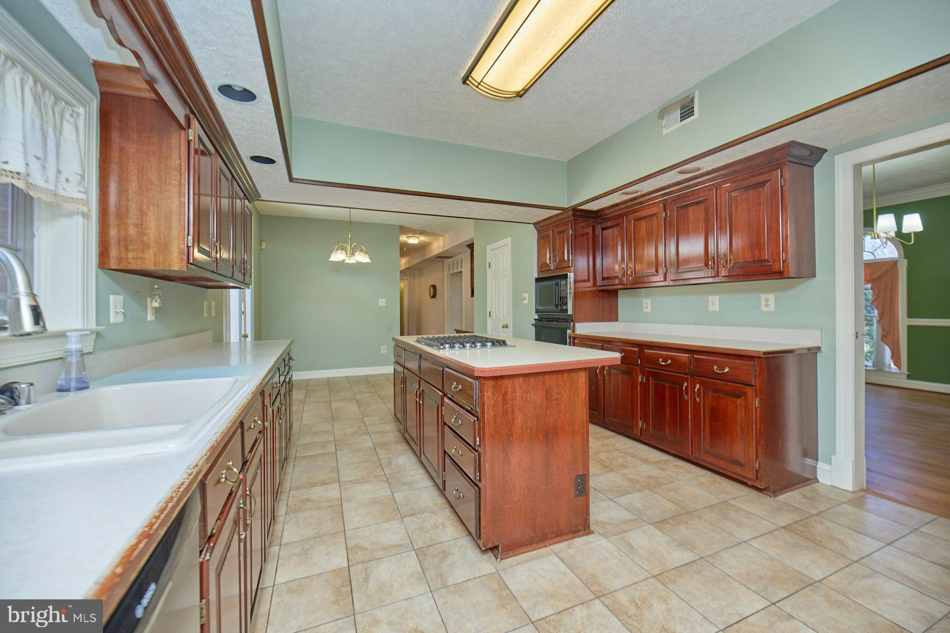 CAERNARVON WOODS - Residential