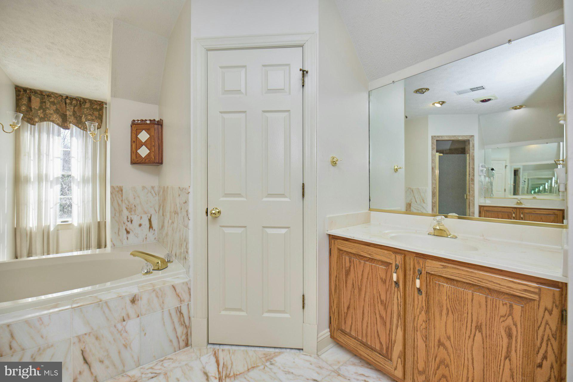 CAERNARVON WOODS - Residential