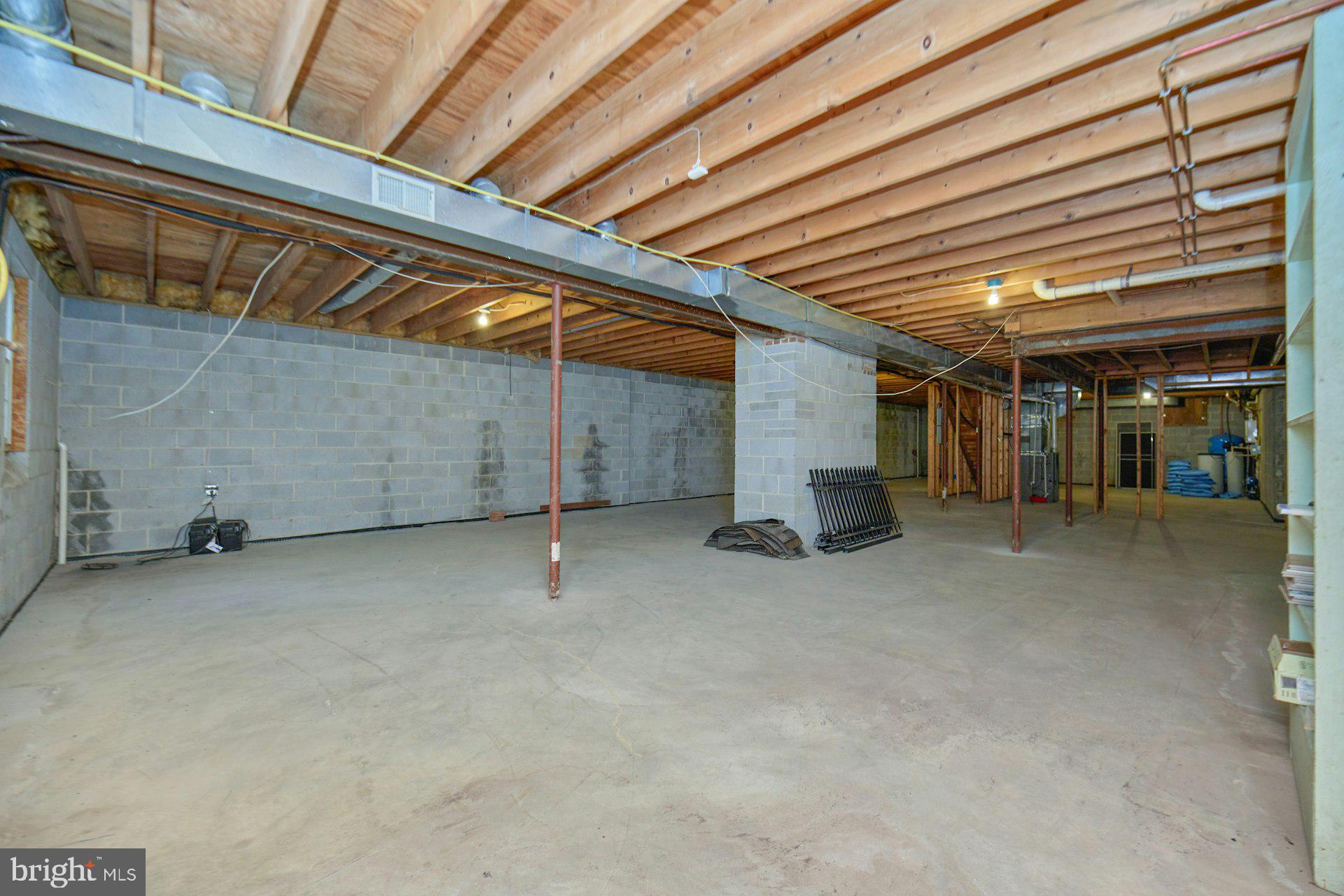 CAERNARVON WOODS - Residential