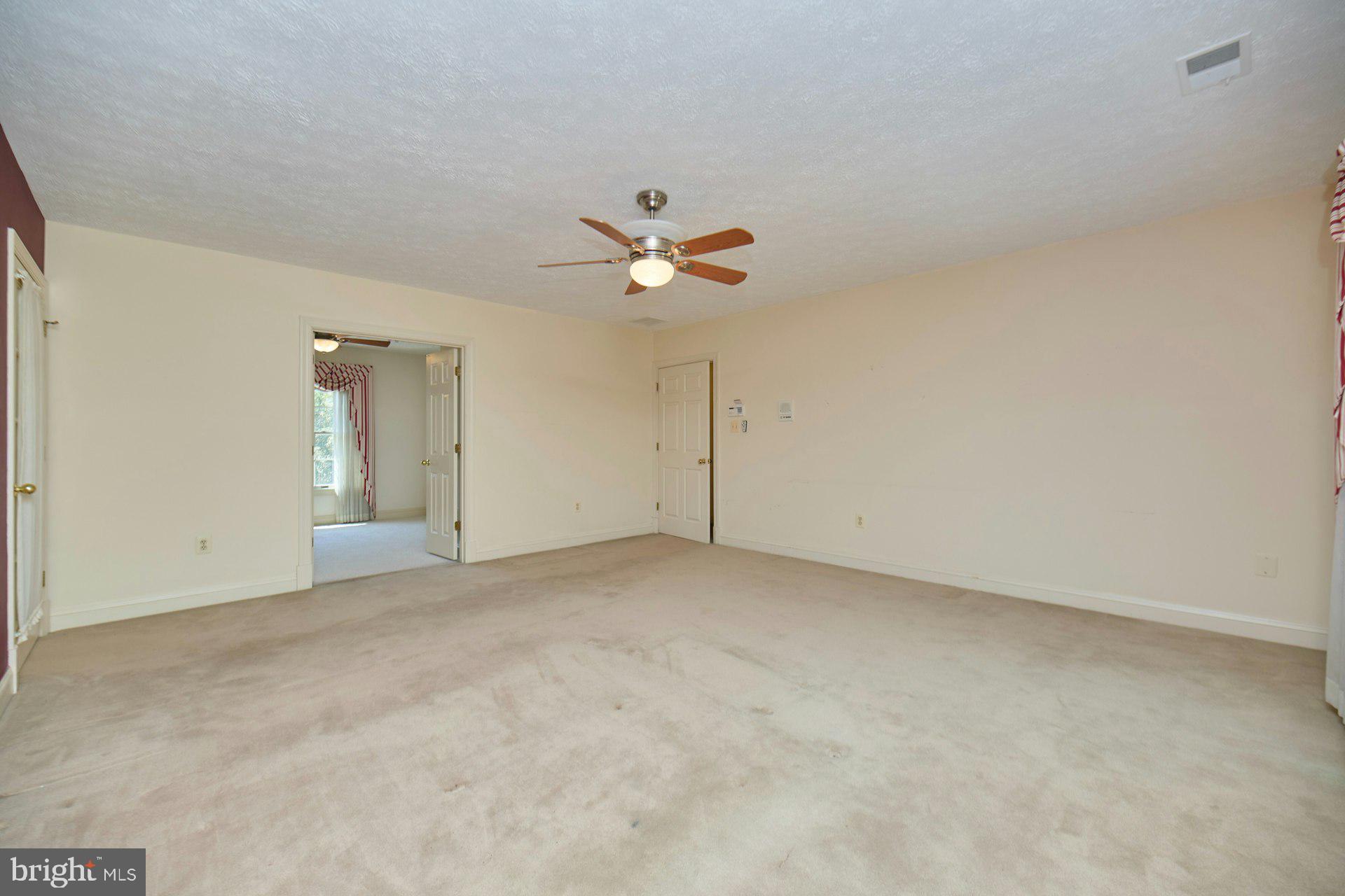 CAERNARVON WOODS - Residential