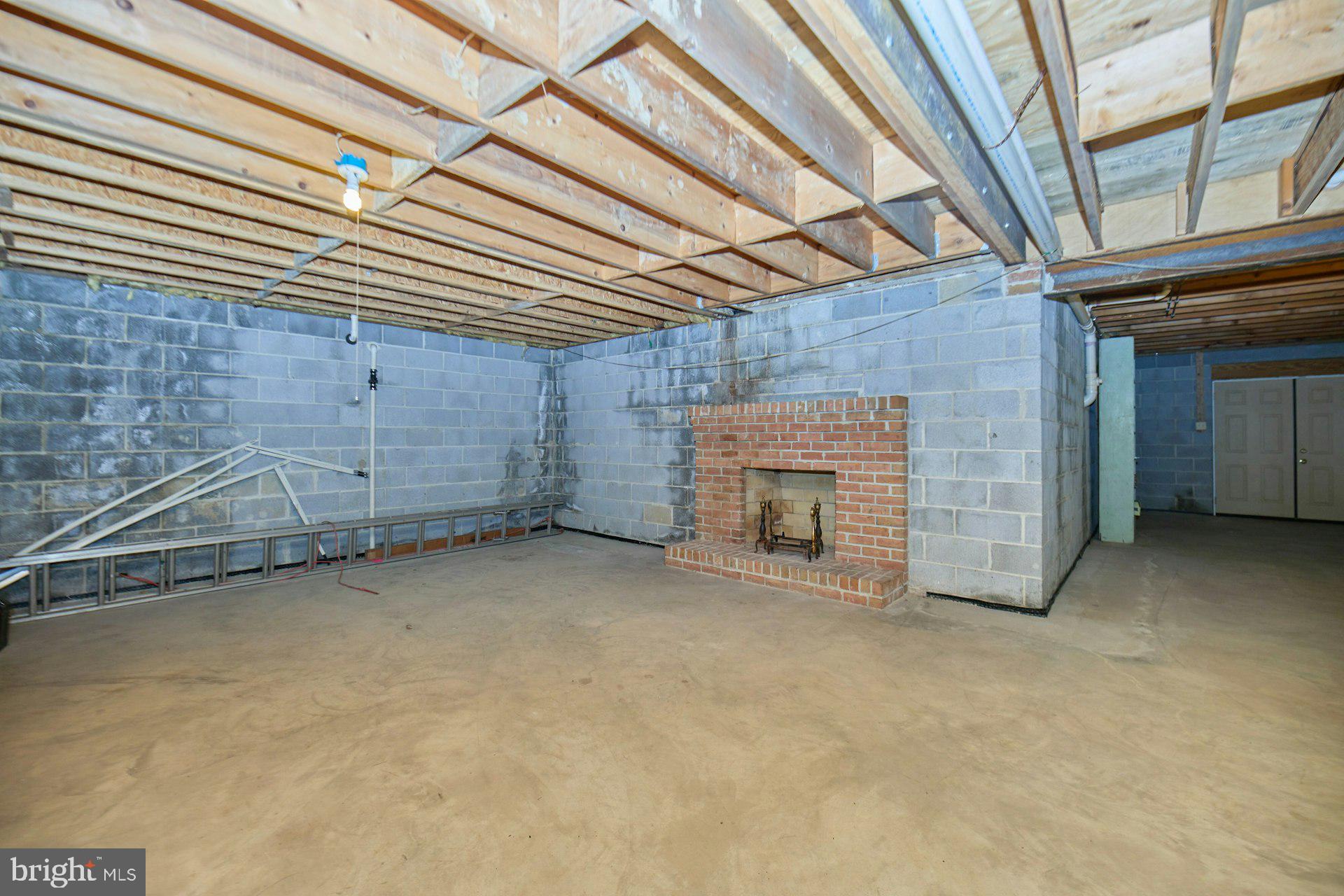 CAERNARVON WOODS - Residential