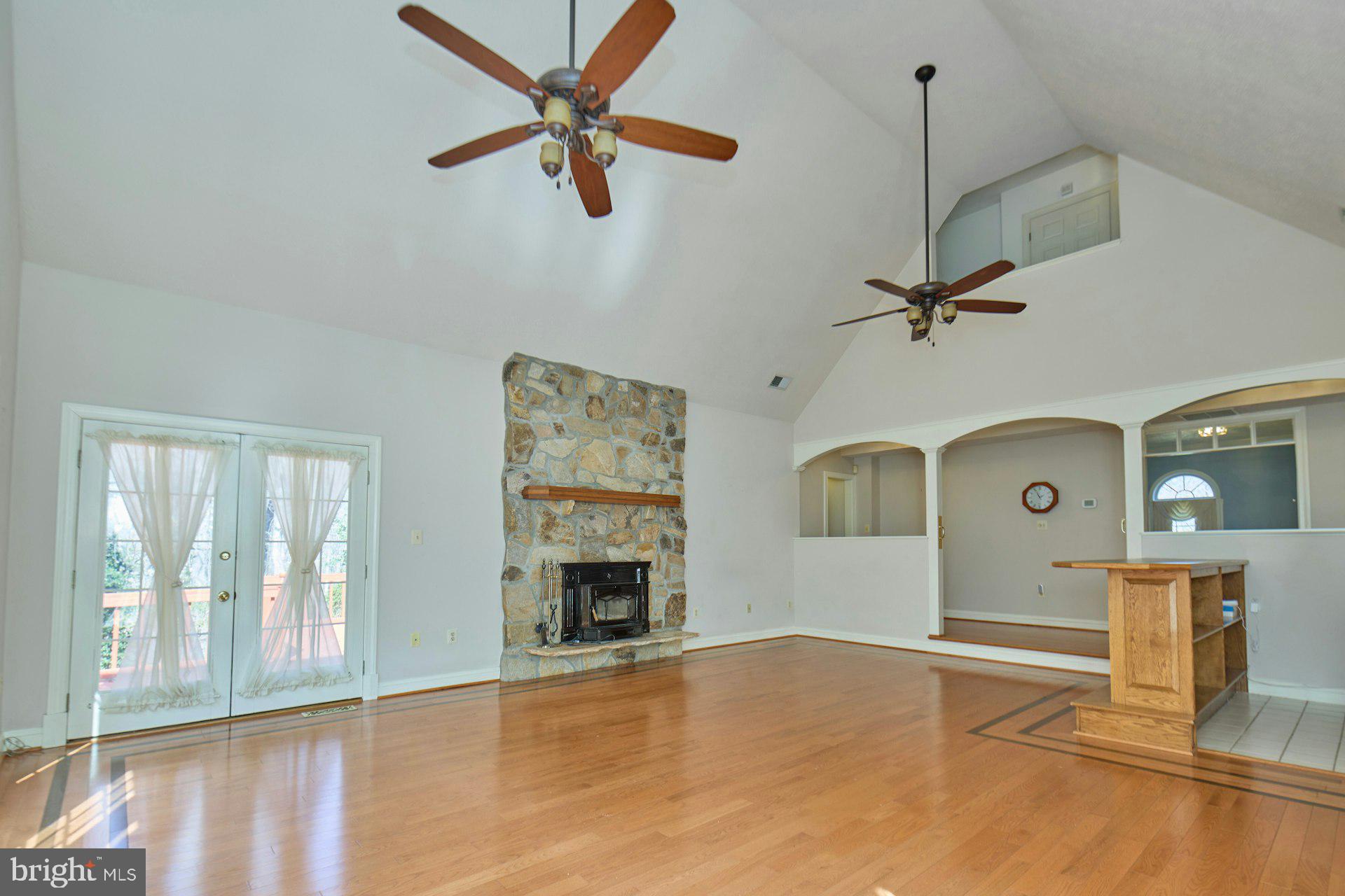 CAERNARVON WOODS - Residential