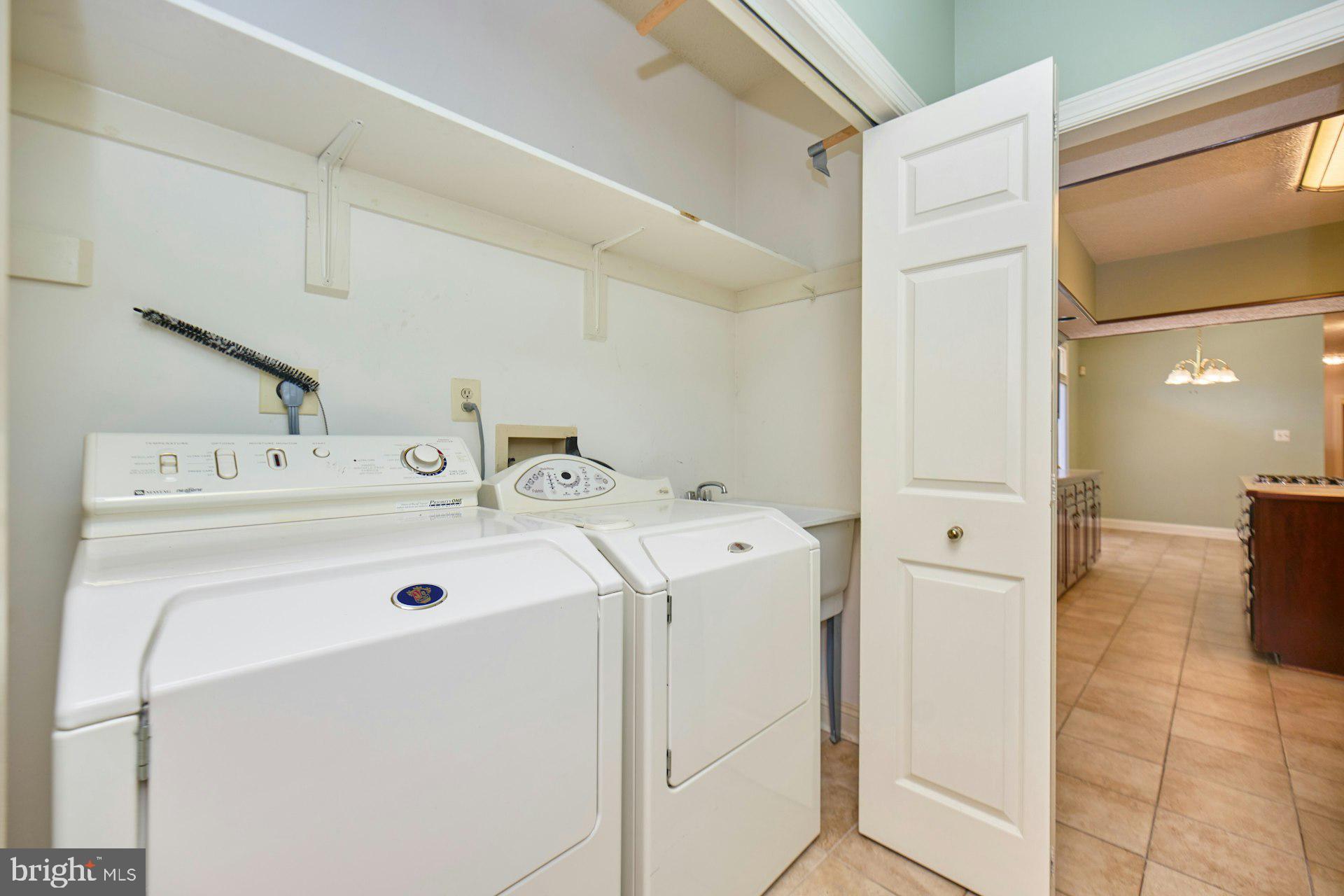 CAERNARVON WOODS - Residential