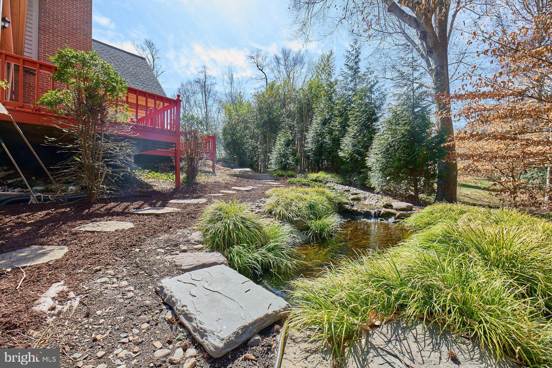 CAERNARVON WOODS - Residential