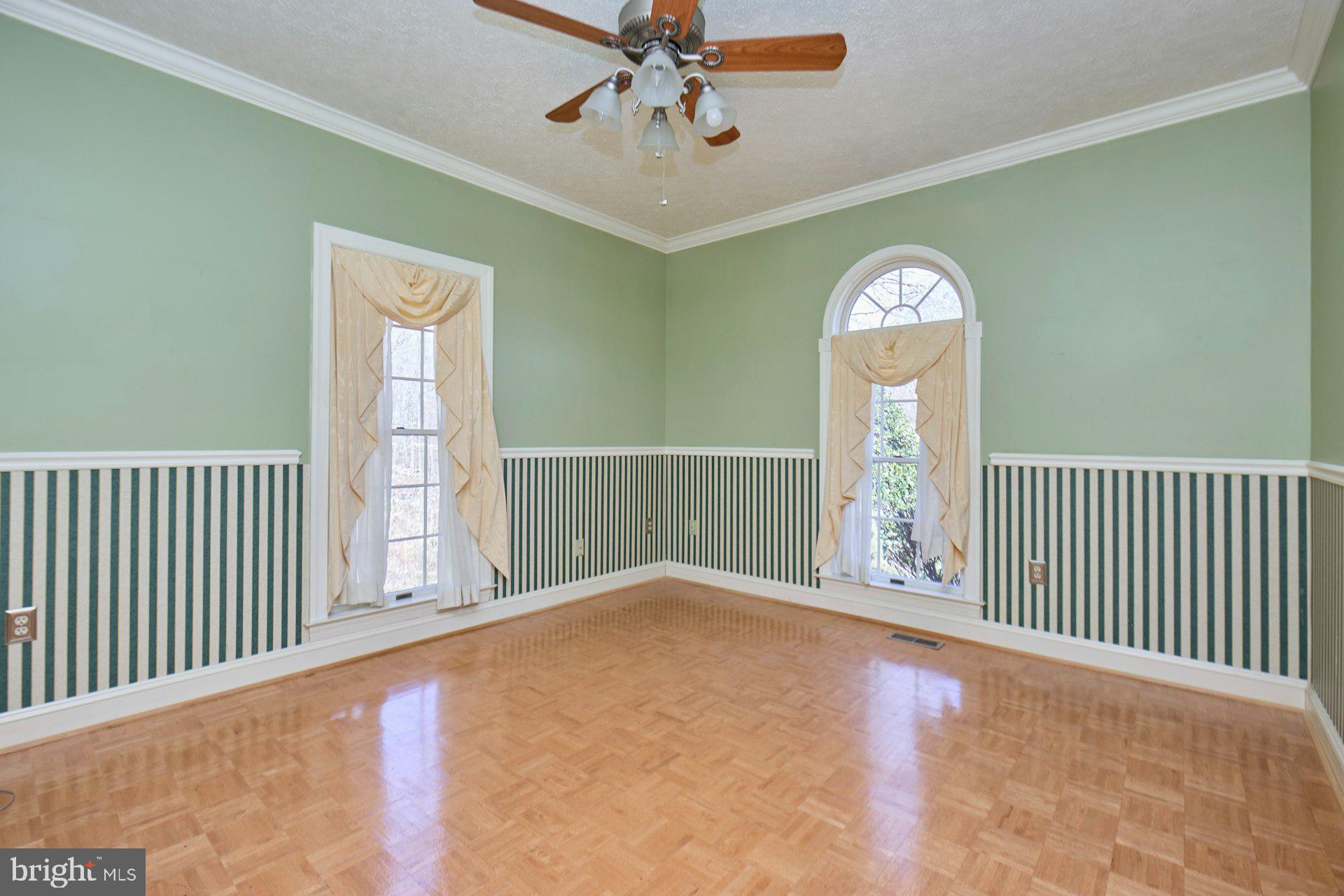 CAERNARVON WOODS - Residential