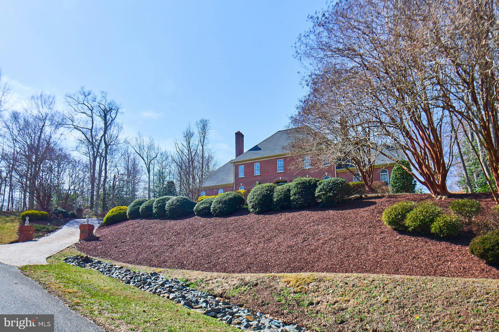 CAERNARVON WOODS - Residential