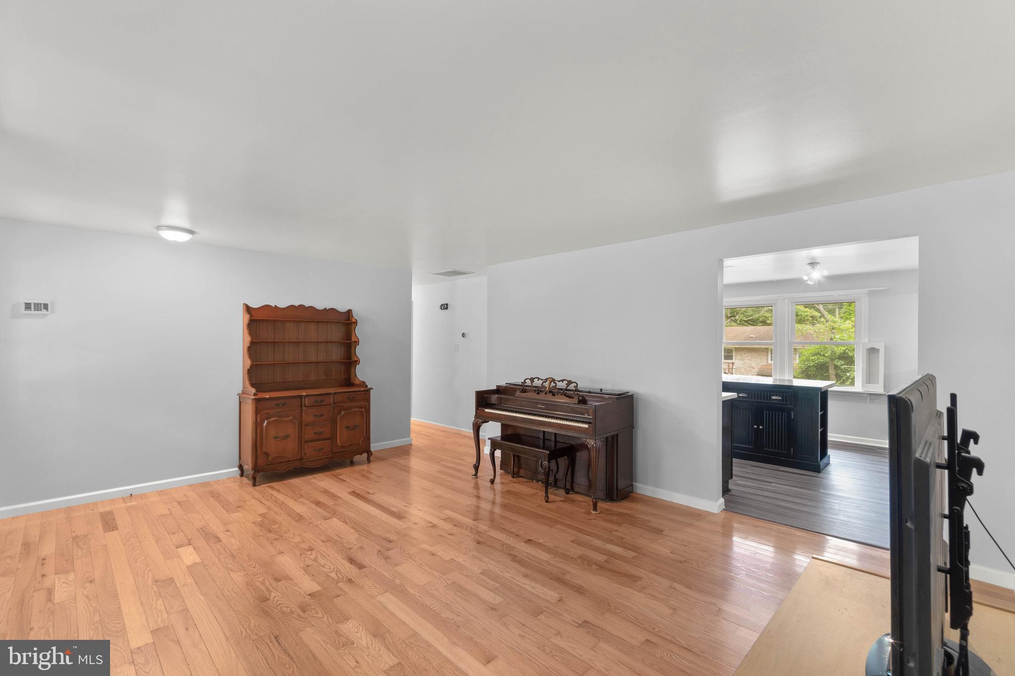 HILLMEADE MANOR - Residential