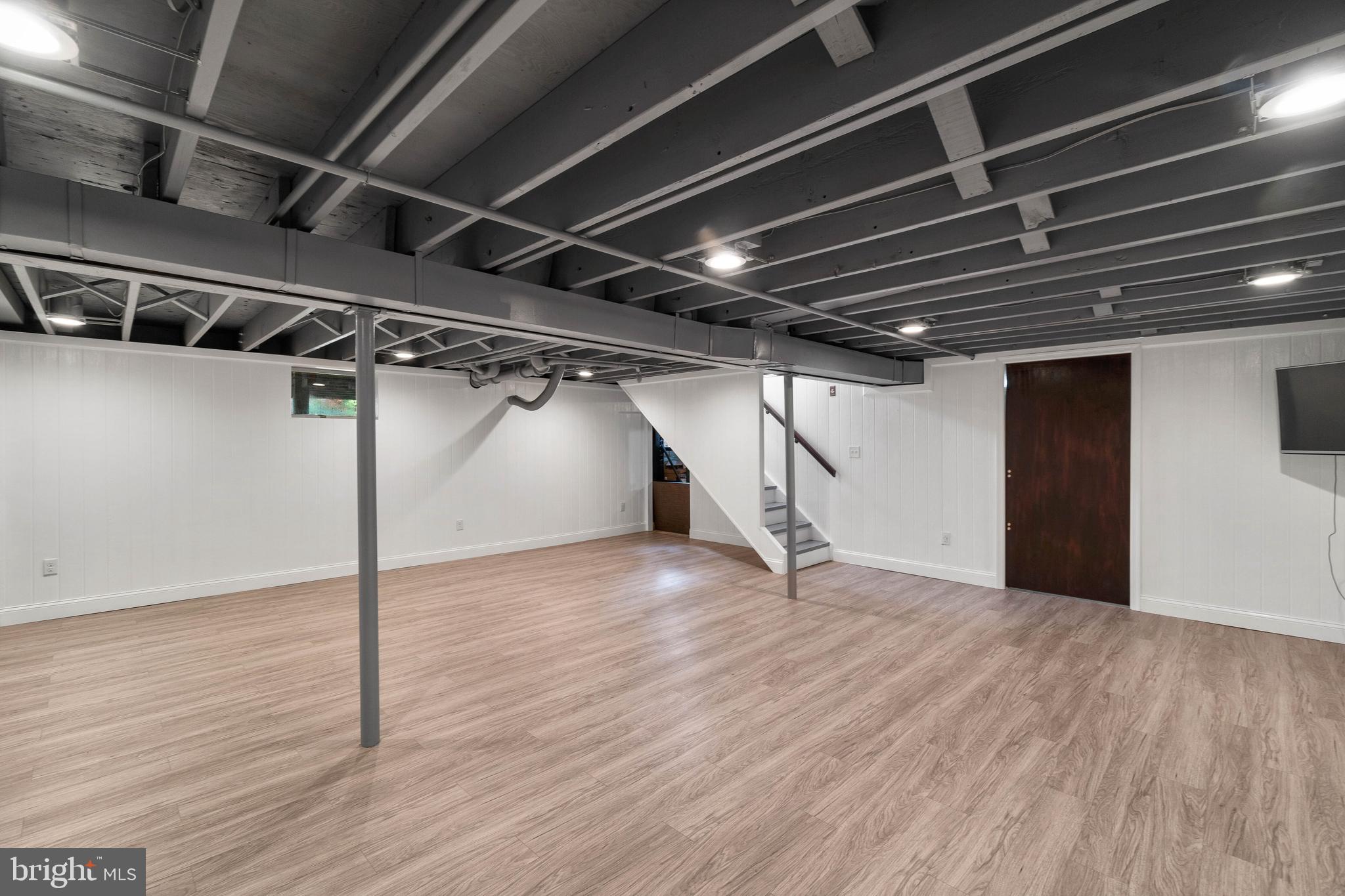 HILLMEADE MANOR - Residential