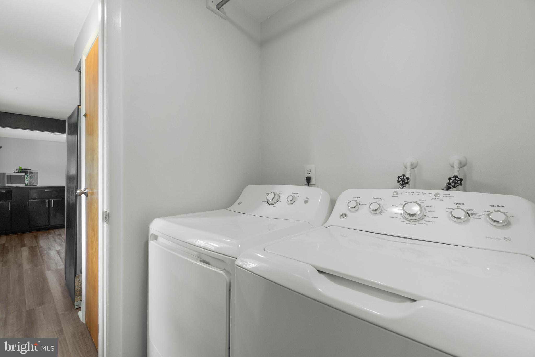 HILLMEADE MANOR - Residential