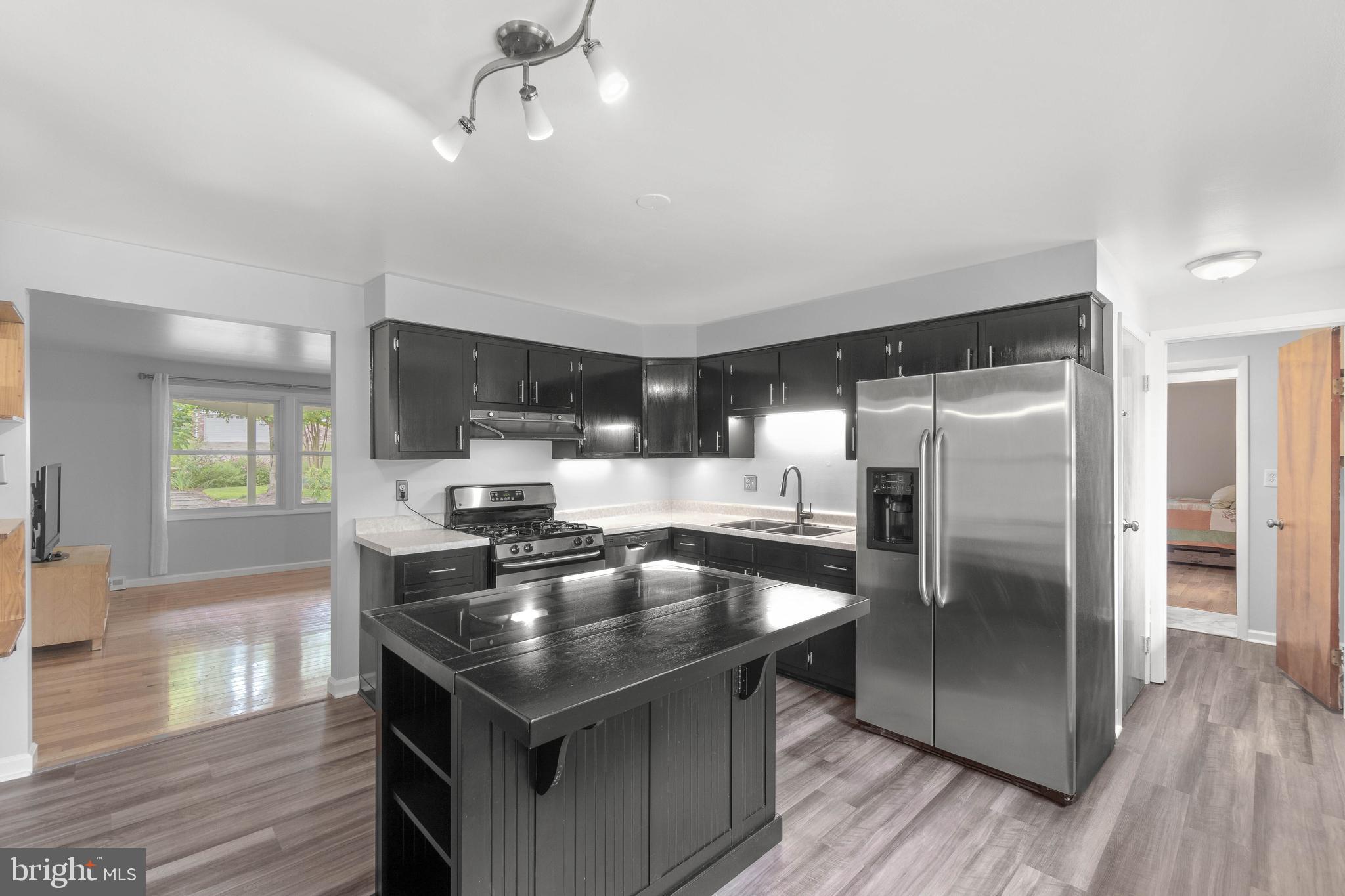 HILLMEADE MANOR - Residential