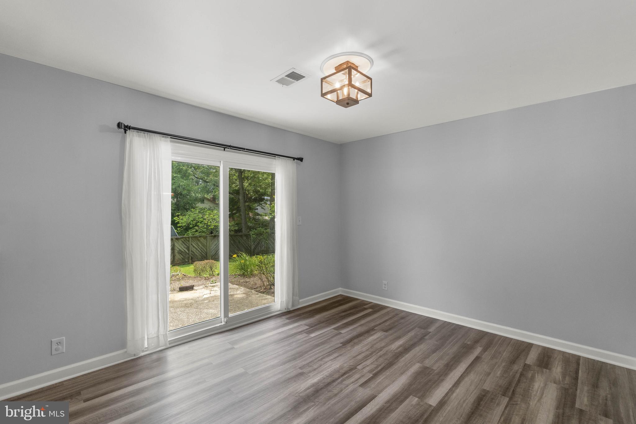 HILLMEADE MANOR - Residential