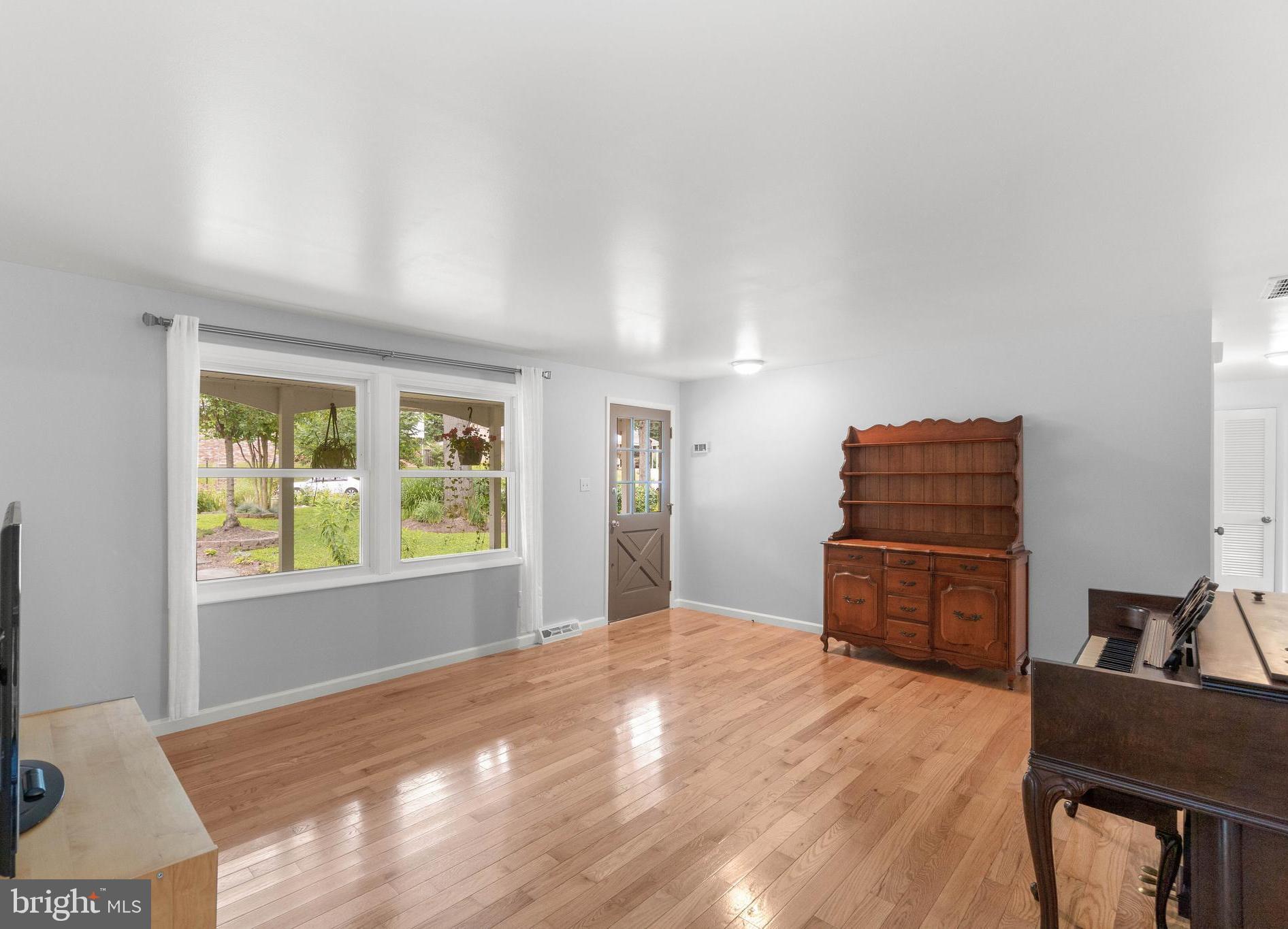 HILLMEADE MANOR - Residential