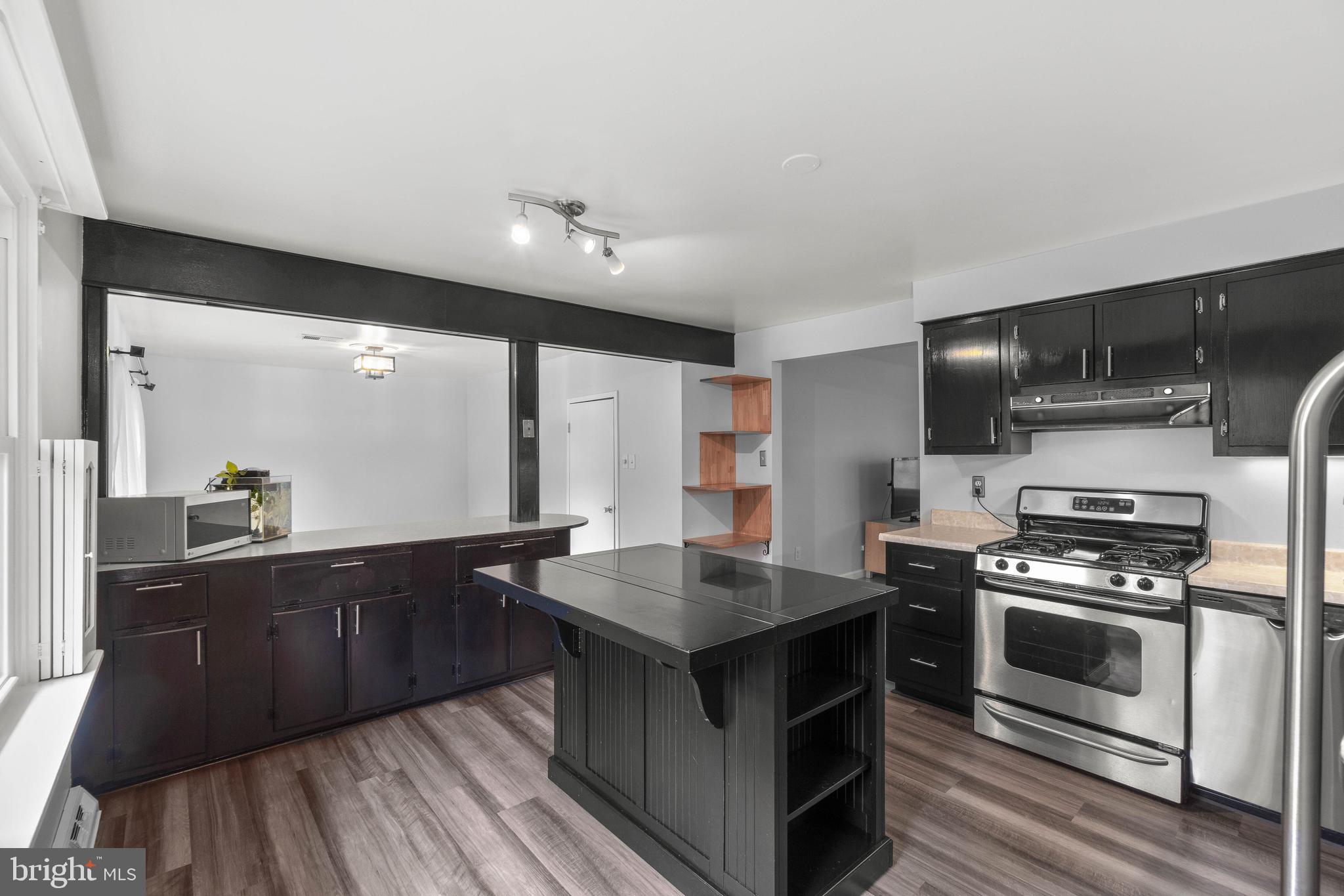 HILLMEADE MANOR - Residential