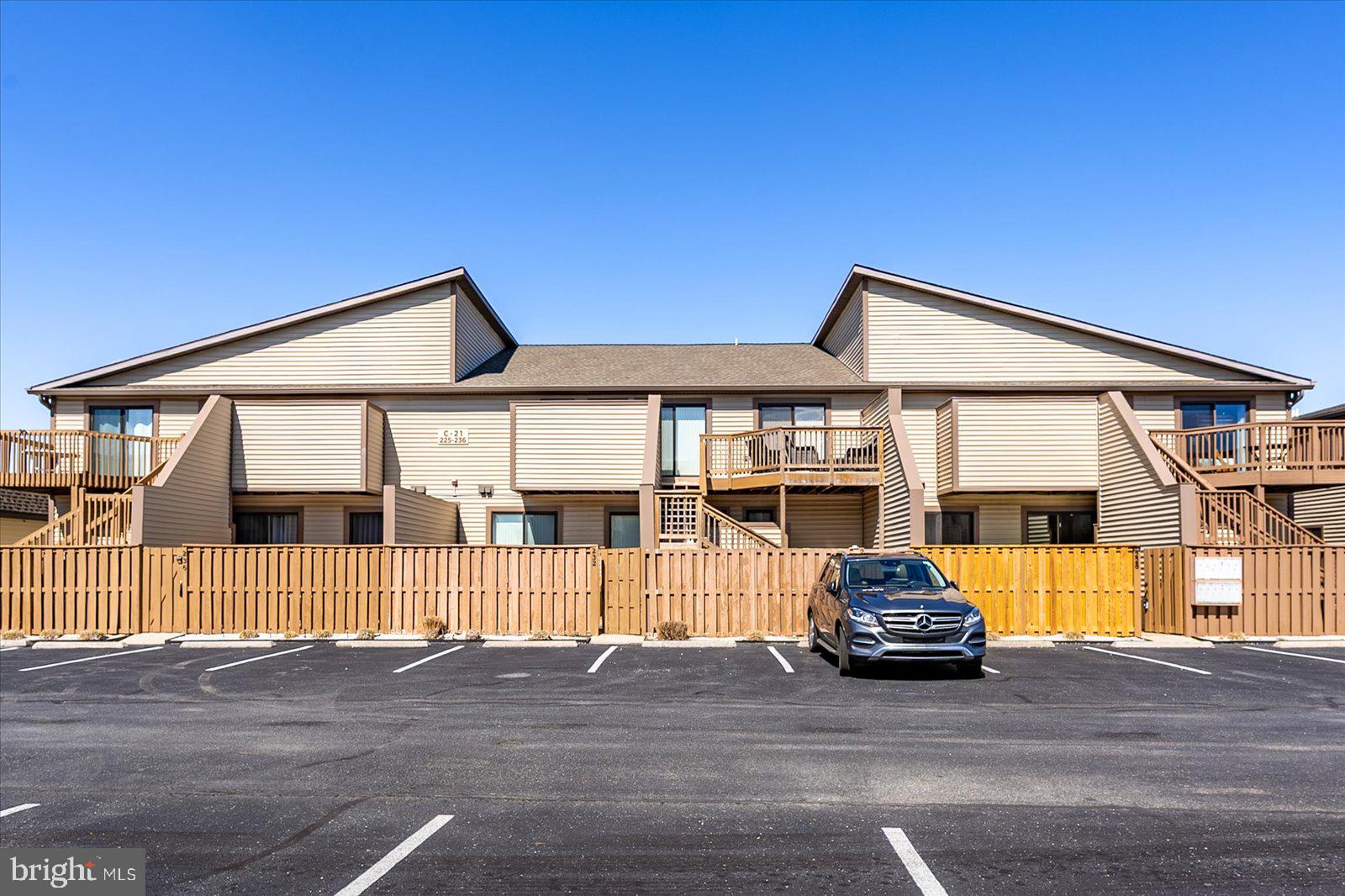 CLUB OCEAN VILLAS II - Residential