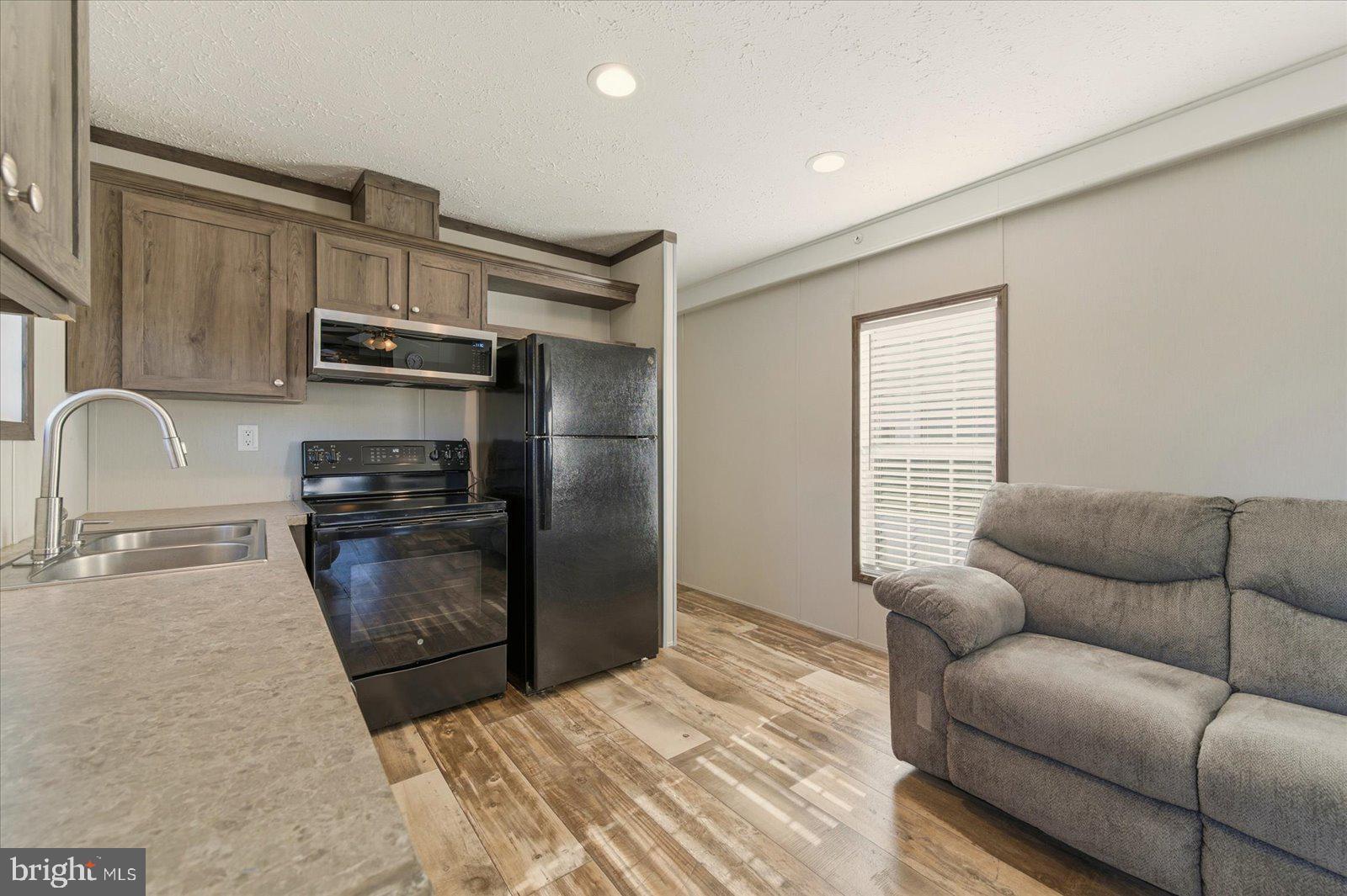 SALT LIFE PARK LLC - Residential