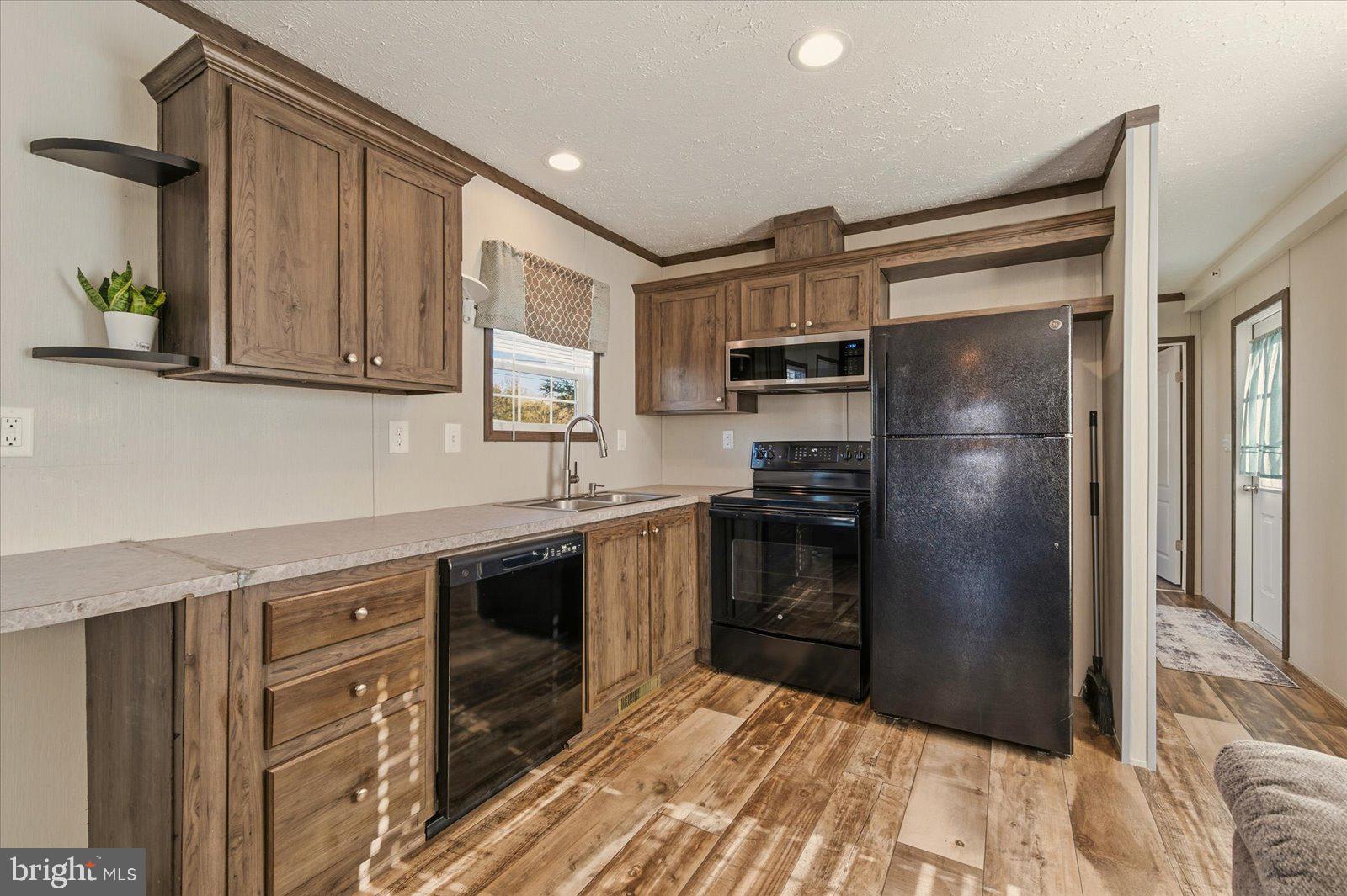 SALT LIFE PARK LLC - Residential