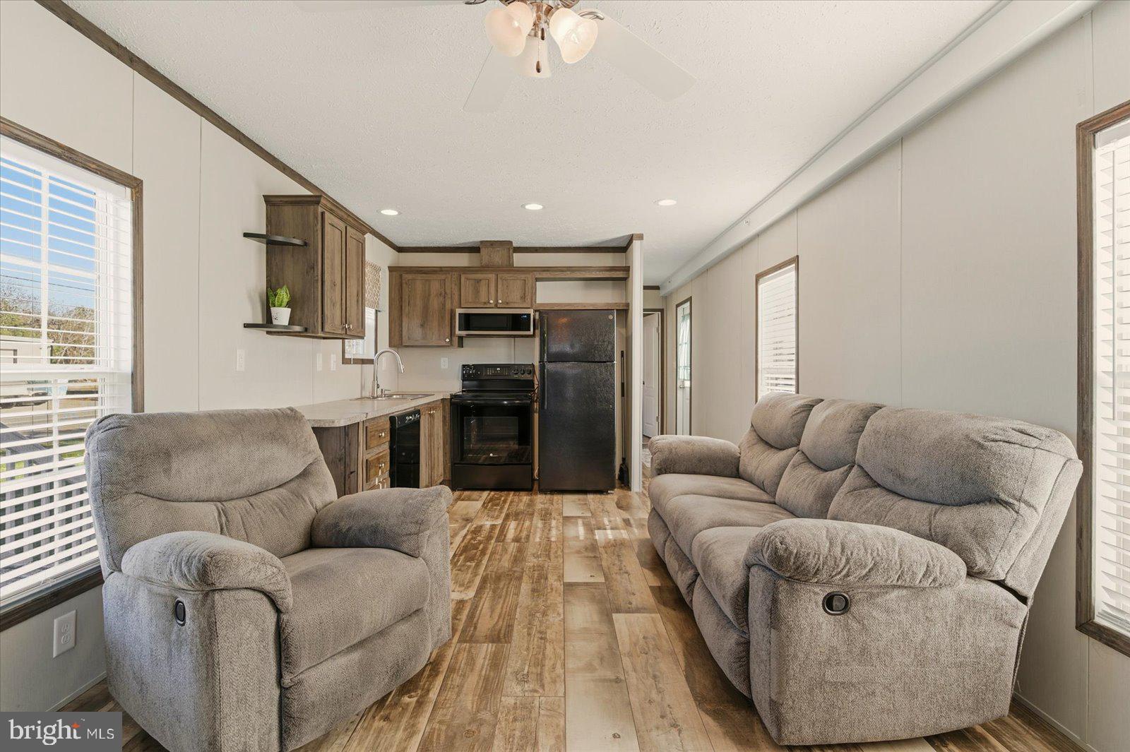 SALT LIFE PARK LLC - Residential