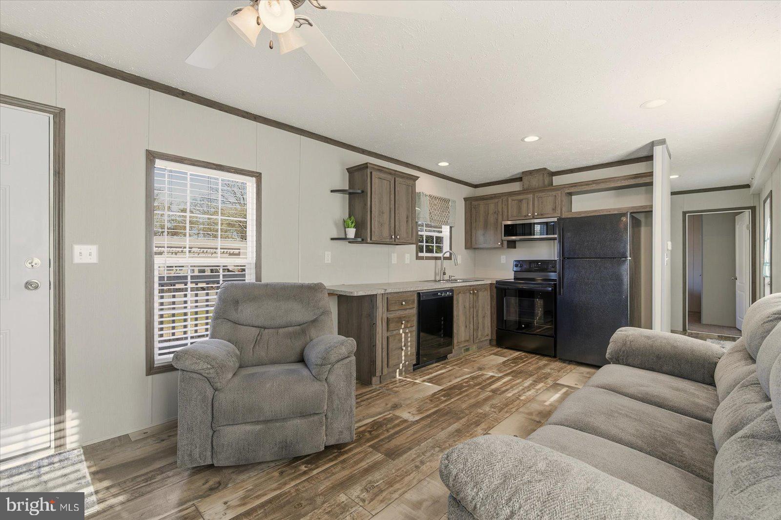 SALT LIFE PARK LLC - Residential