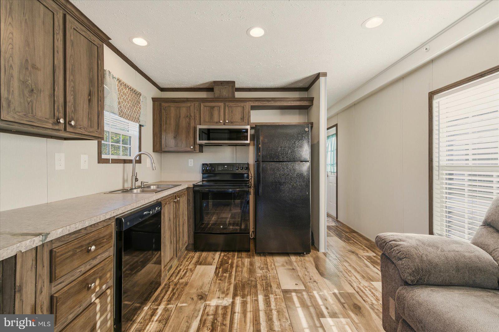 SALT LIFE PARK LLC - Residential