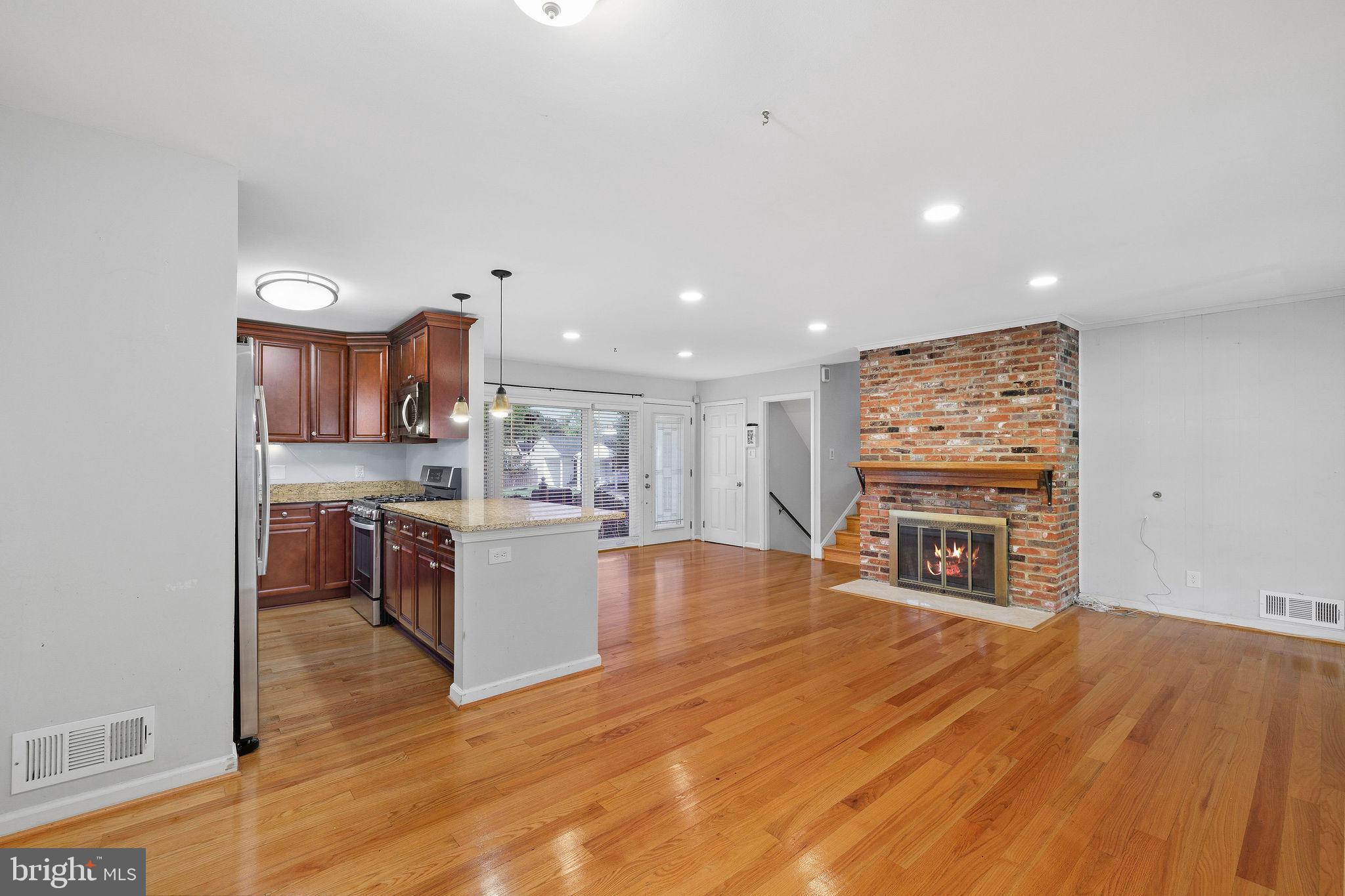 NORTH SPRINGFIELD - Residential