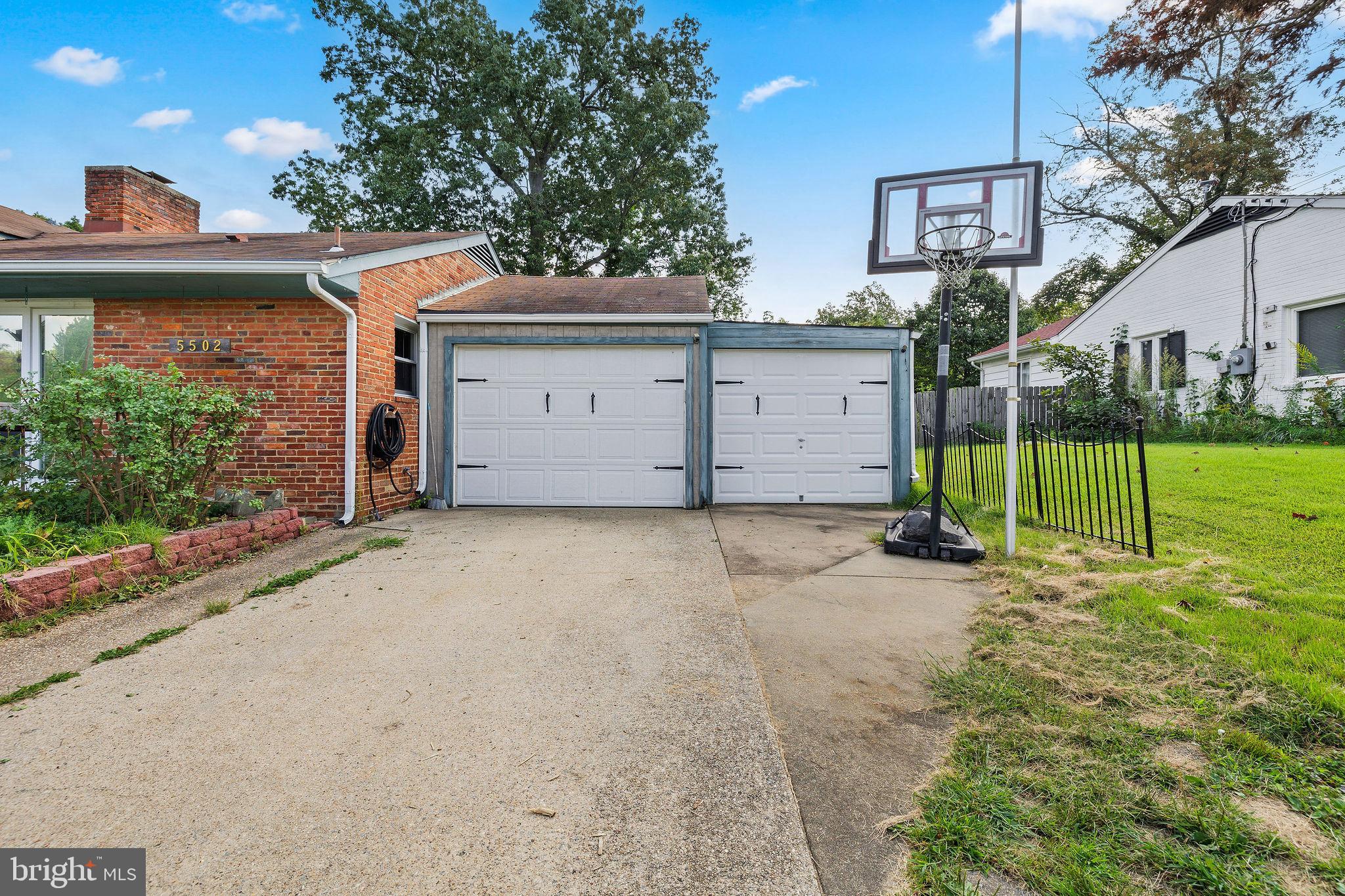 NORTH SPRINGFIELD - Residential