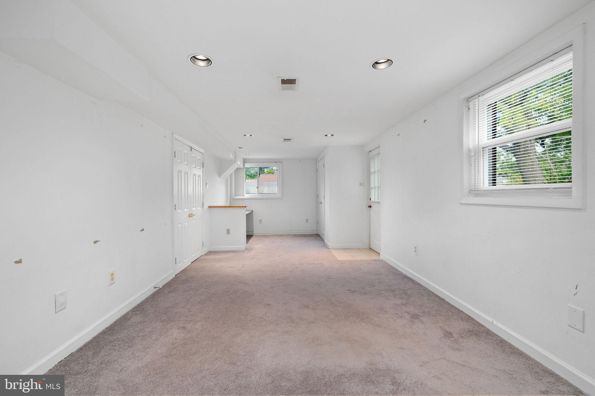 NORTH SPRINGFIELD - Residential