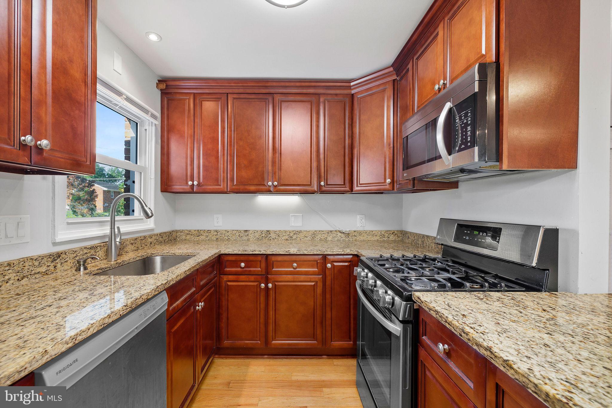 NORTH SPRINGFIELD - Residential