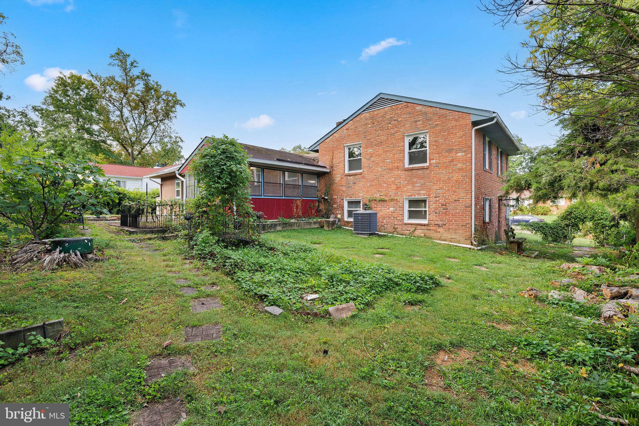 NORTH SPRINGFIELD - Residential