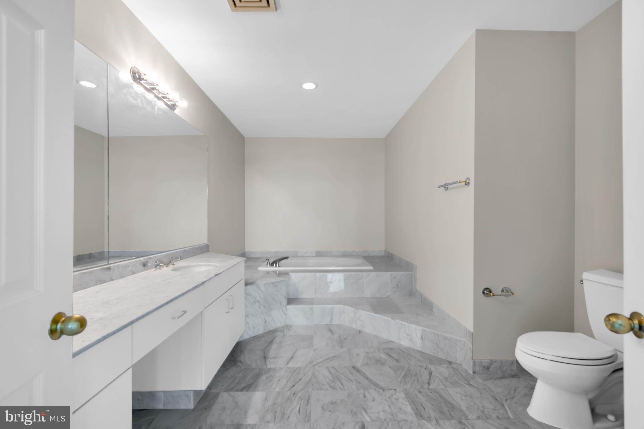 HARBORVIEW CONDOMINIUMS - Residential Lease