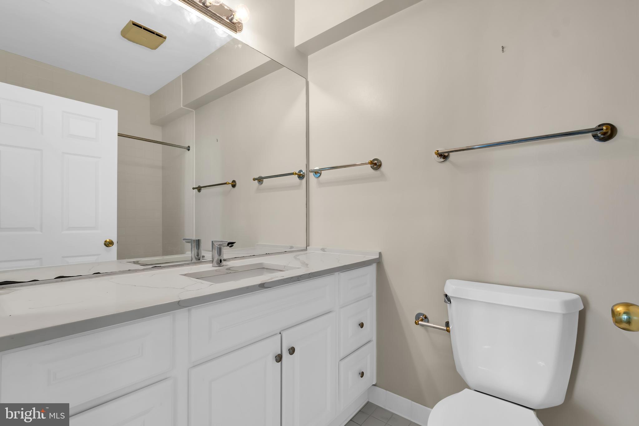 HARBORVIEW CONDOMINIUMS - Residential Lease
