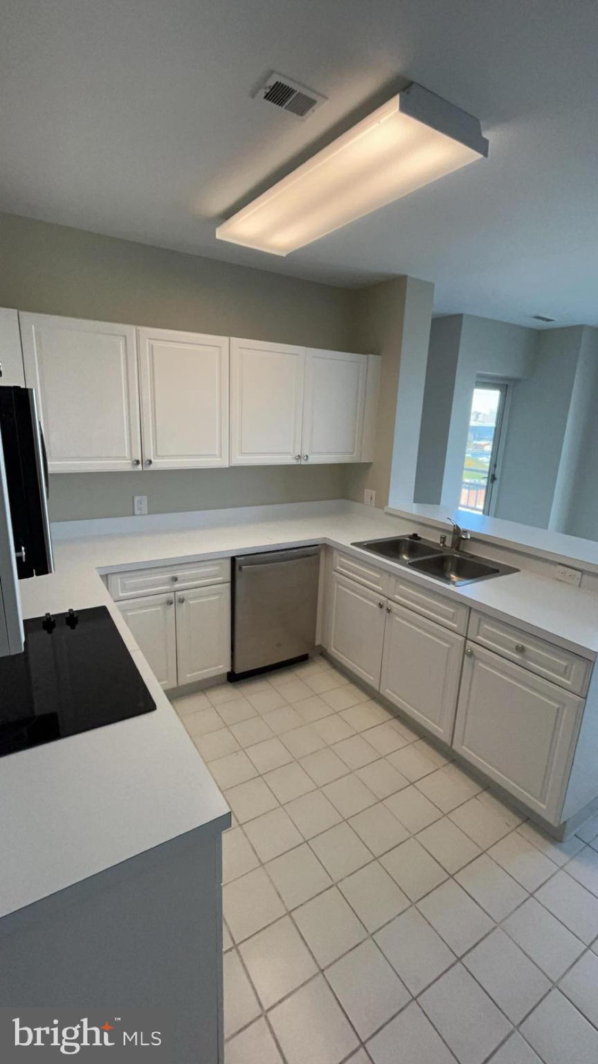 HARBORVIEW CONDOMINIUMS - Residential Lease