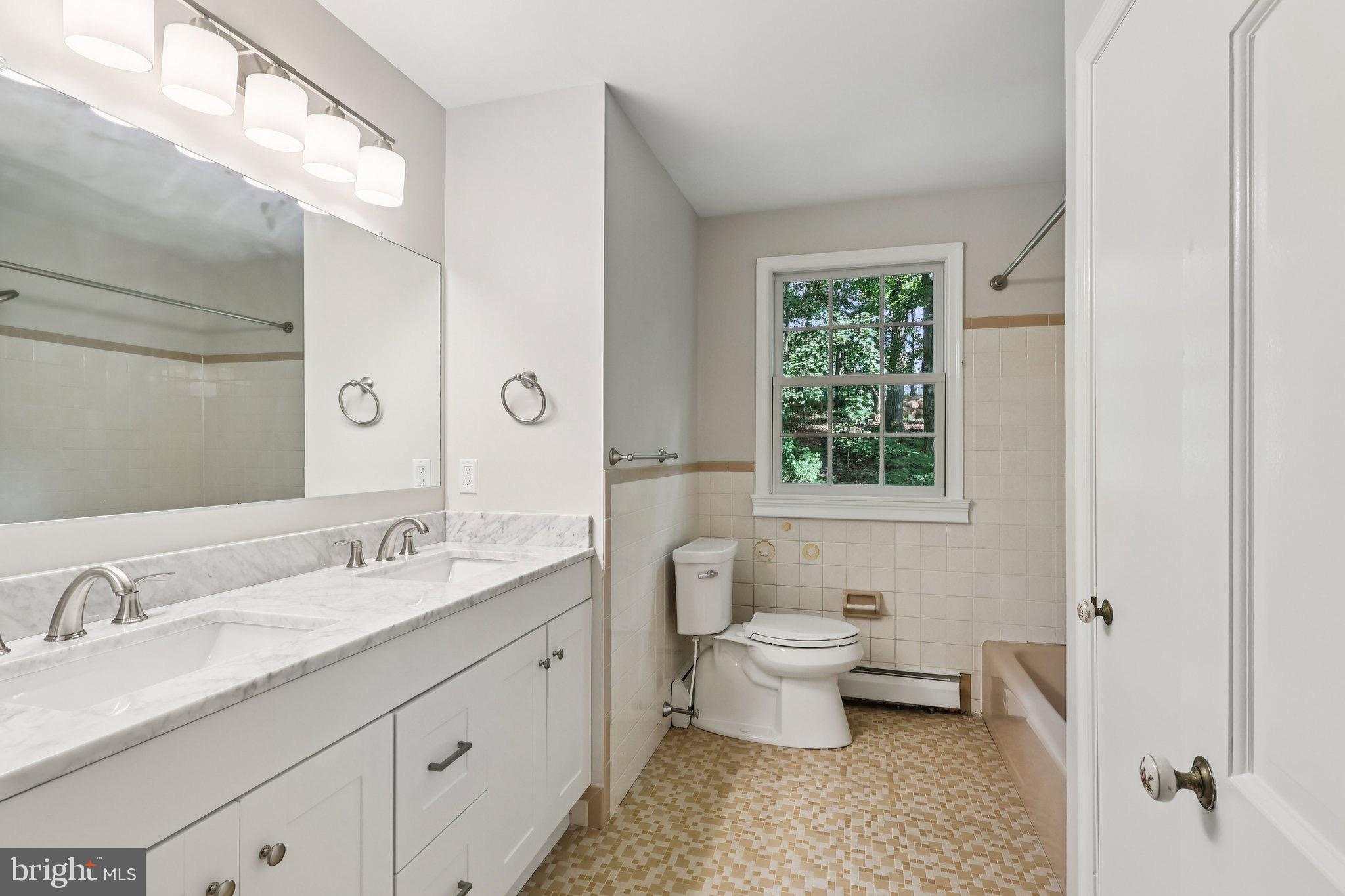 CHARTER CHASE - Residential