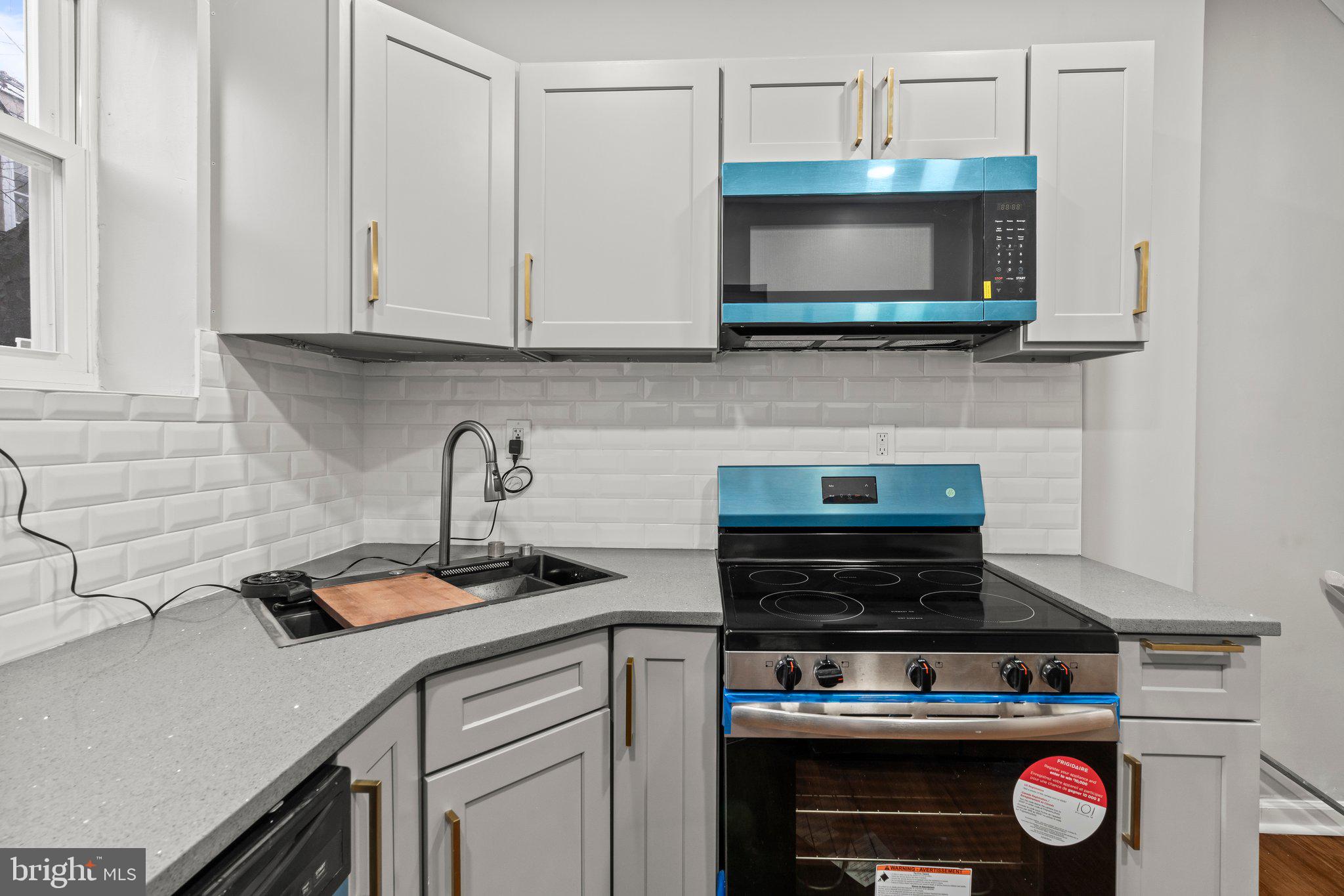 STRAWBERRY MANSION - Residential