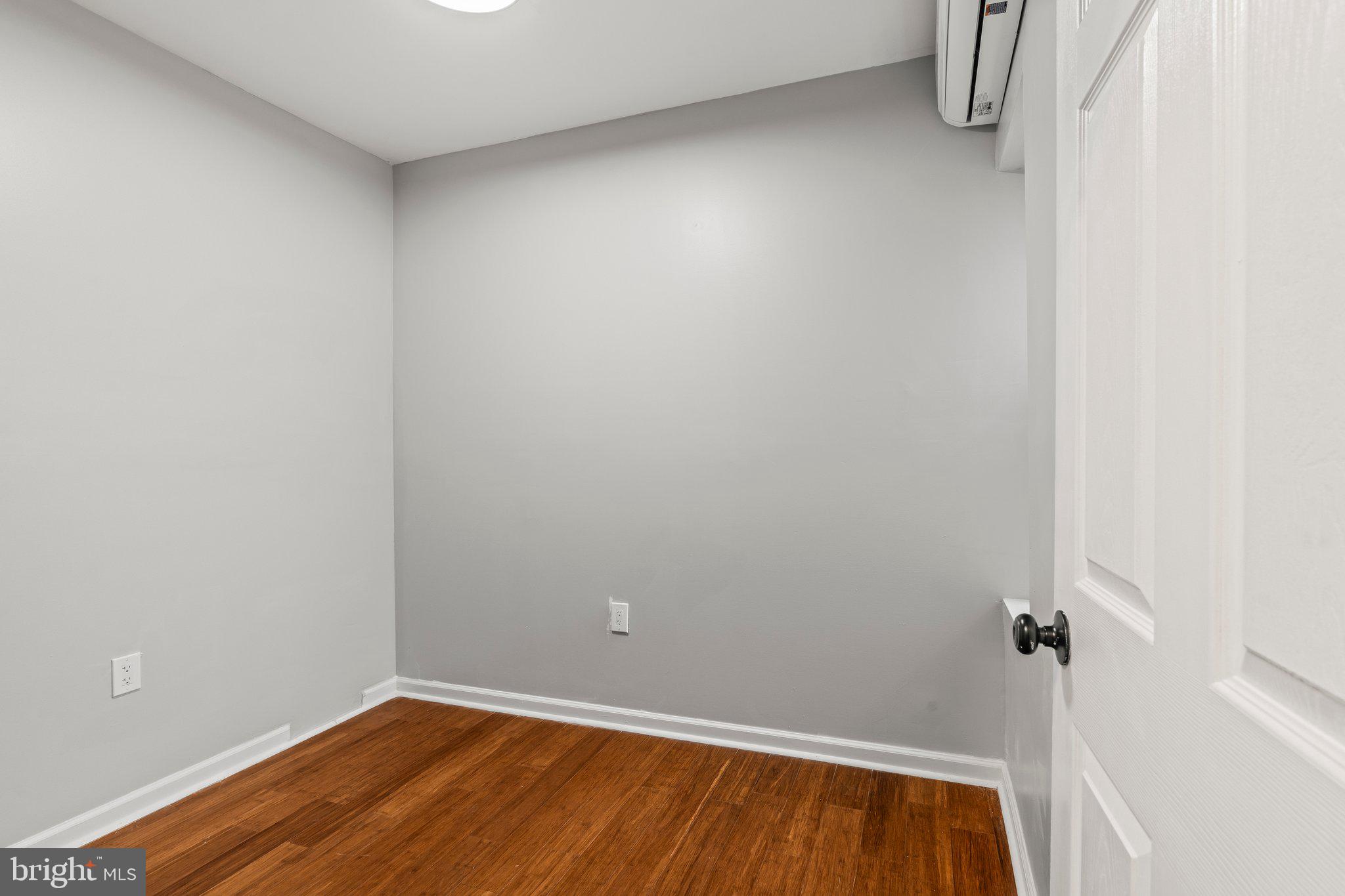 STRAWBERRY MANSION - Residential