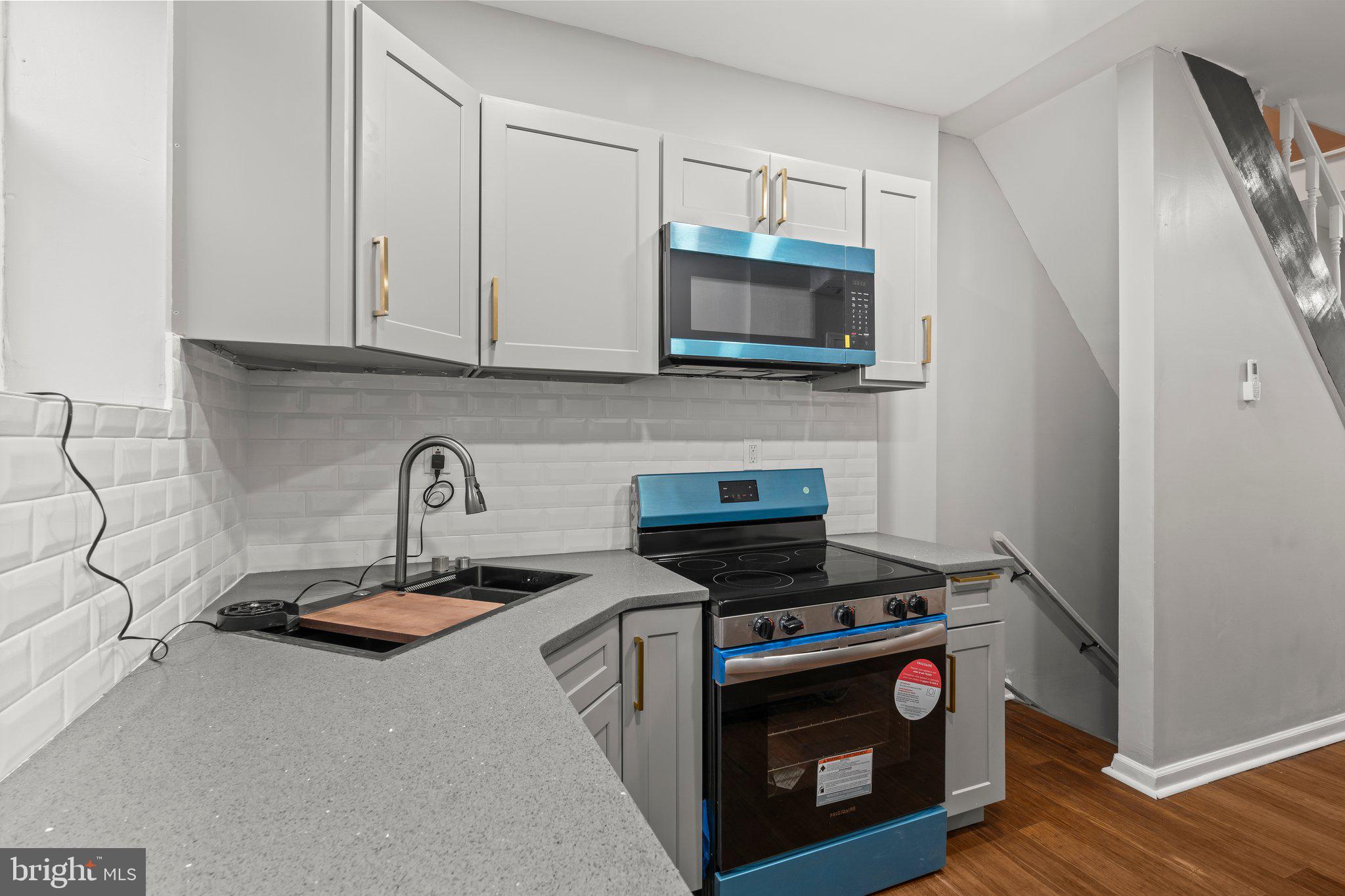 STRAWBERRY MANSION - Residential