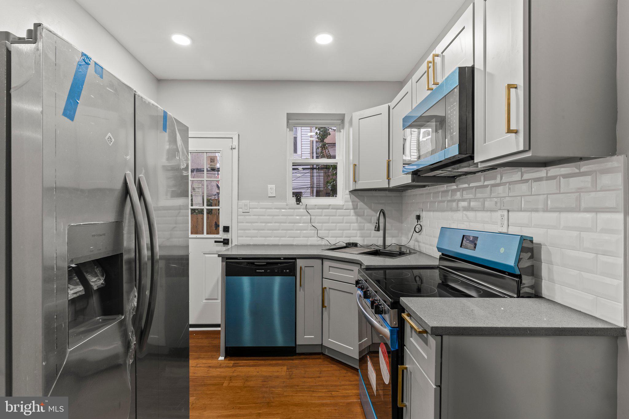 STRAWBERRY MANSION - Residential