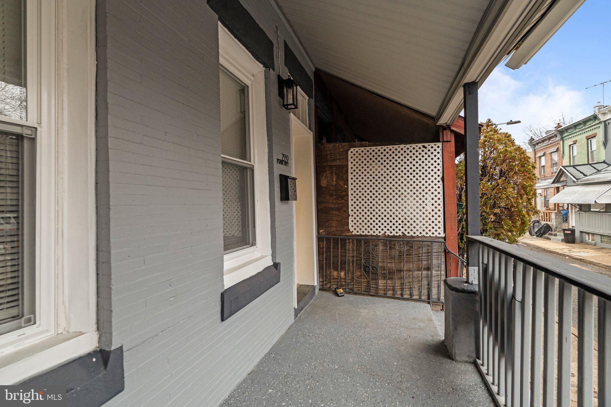 STRAWBERRY MANSION - Residential