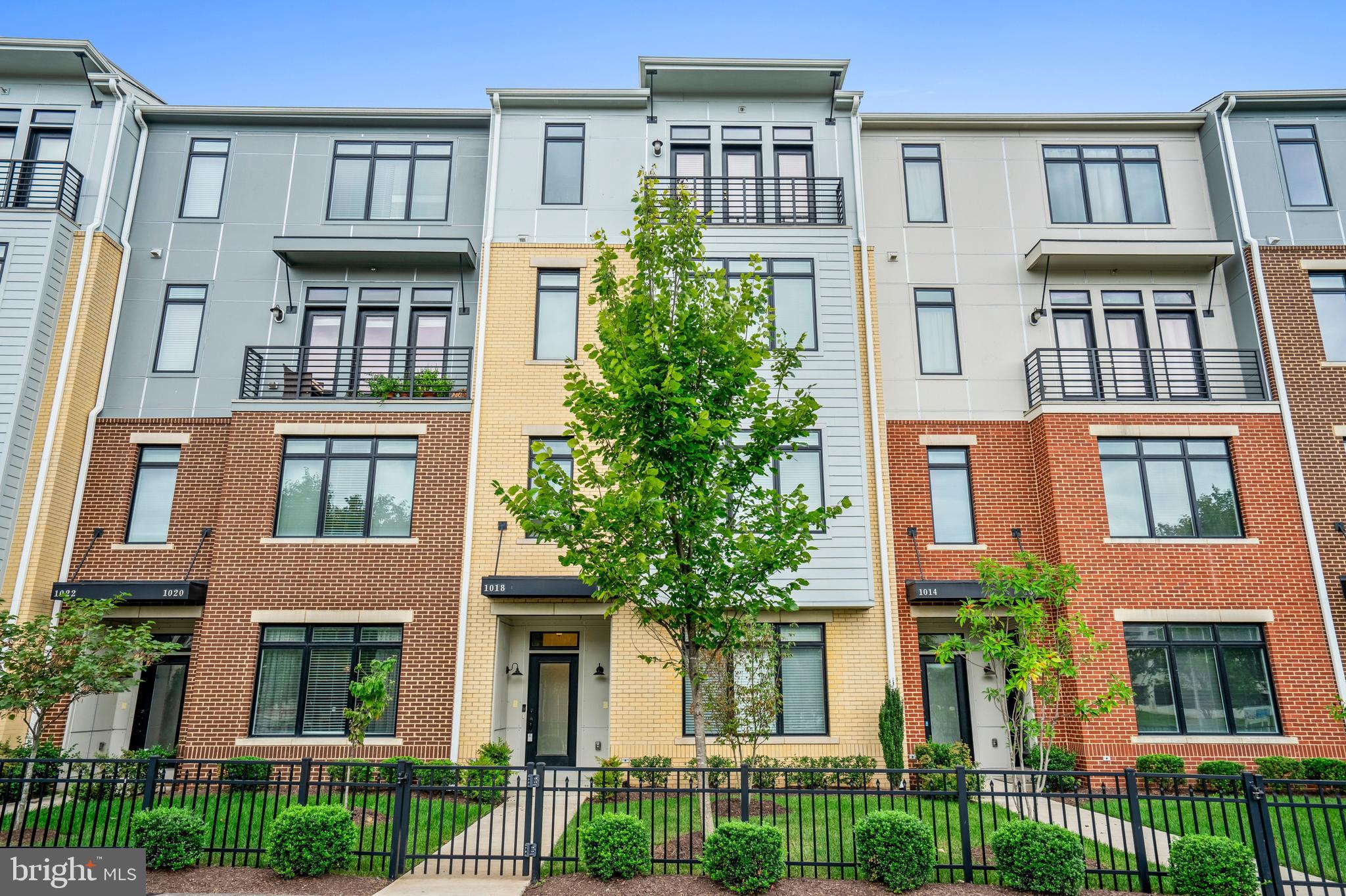 LOFTS AT VILLAGE WALK - Residential Lease