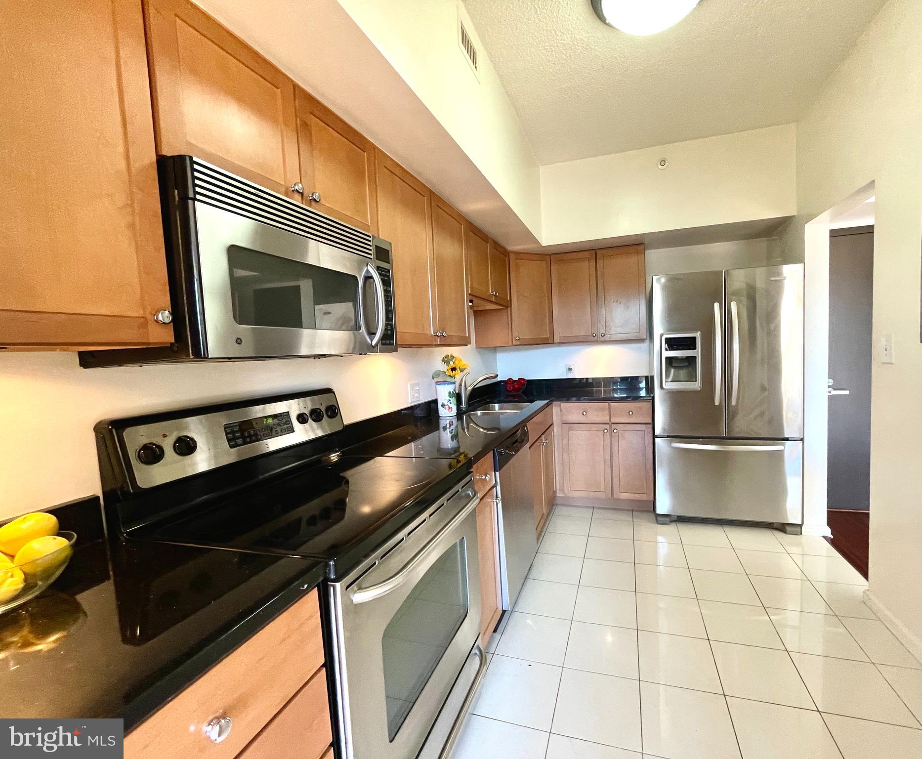 RENAISSANCE AT TYSONS - Residential Lease