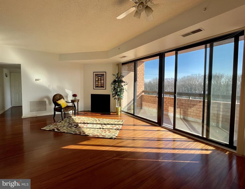 RENAISSANCE AT TYSONS - Residential Lease