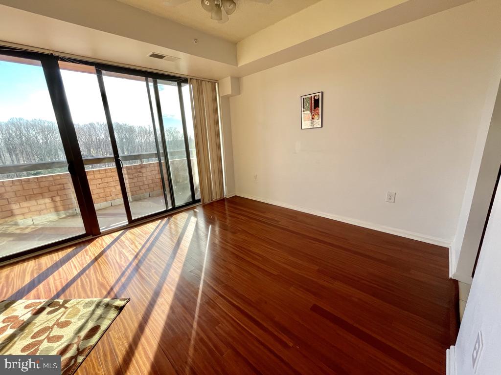 RENAISSANCE AT TYSONS - Residential Lease