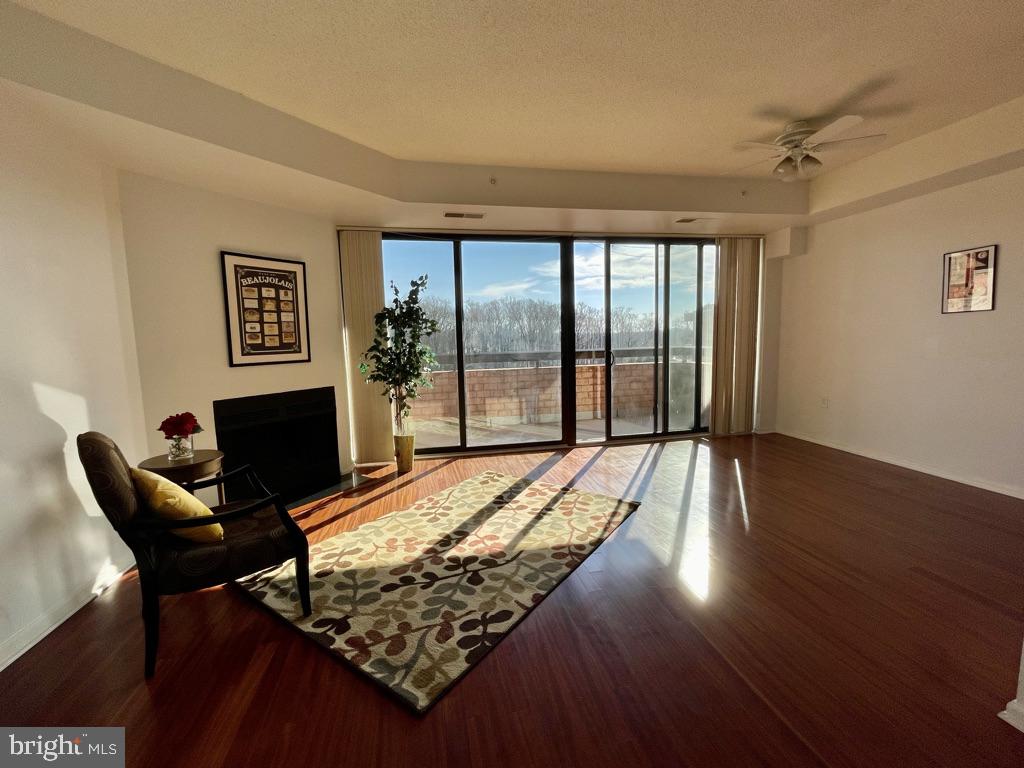 RENAISSANCE AT TYSONS - Residential Lease