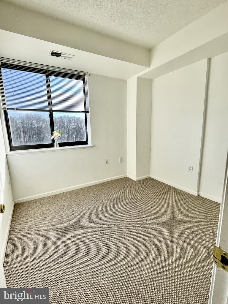 RENAISSANCE AT TYSONS - Residential Lease