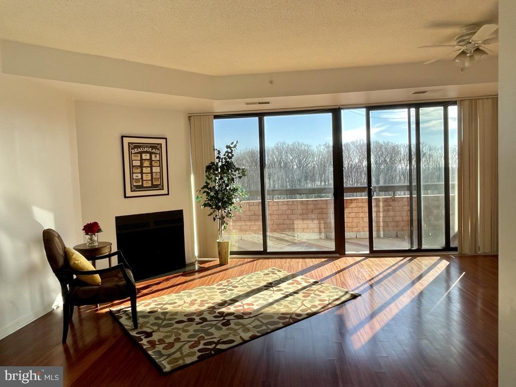 RENAISSANCE AT TYSONS - Residential Lease