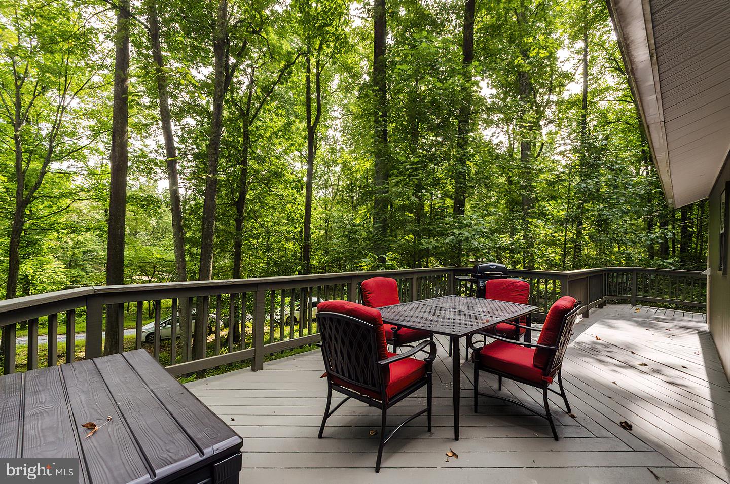 HAPPY VALLEY RETREAT - Residential