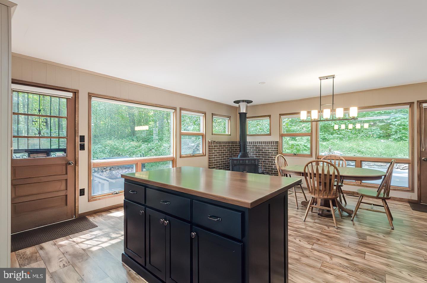 HAPPY VALLEY RETREAT - Residential